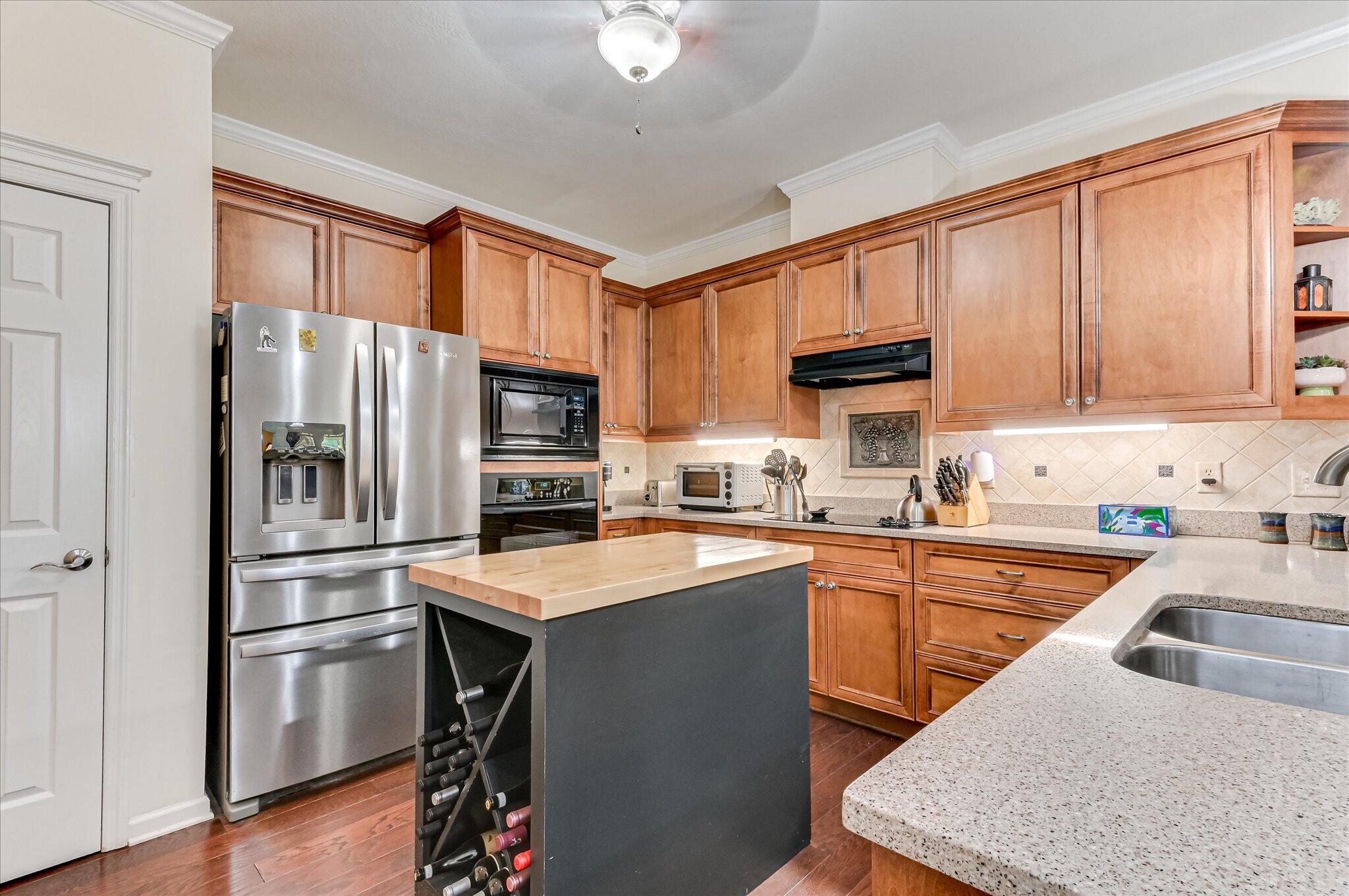 2502 Amberley Pass
