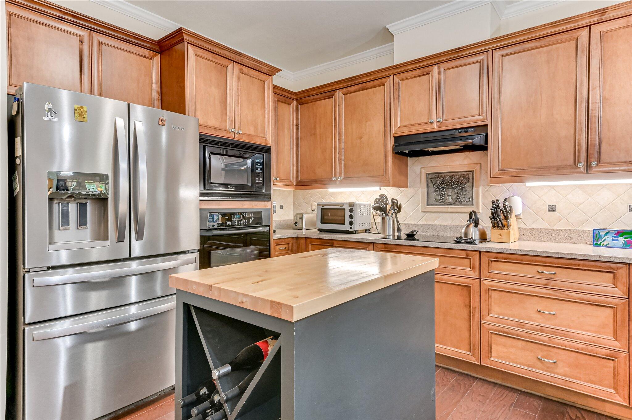2502 Amberley Pass