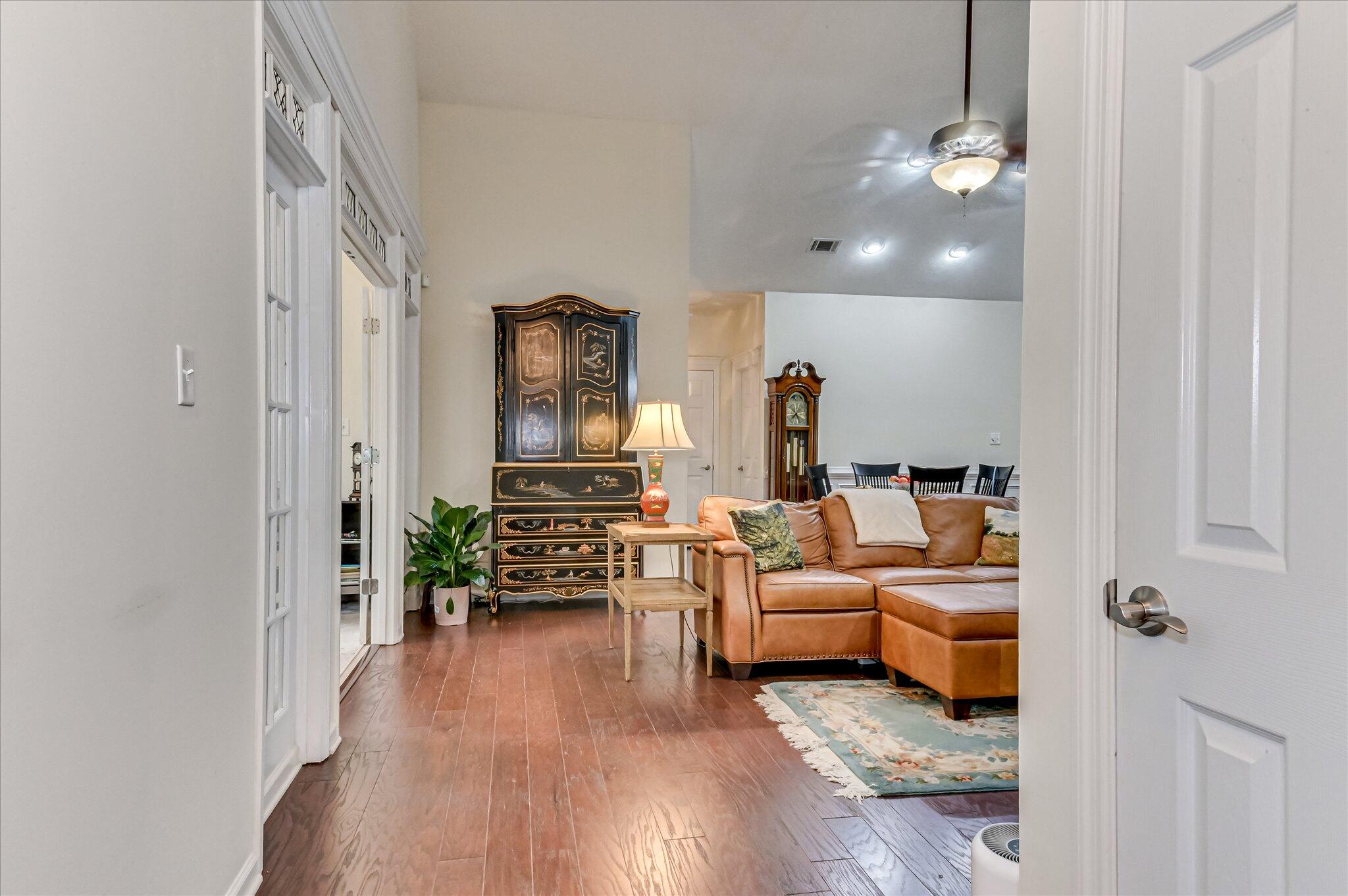 2502 Amberley Pass