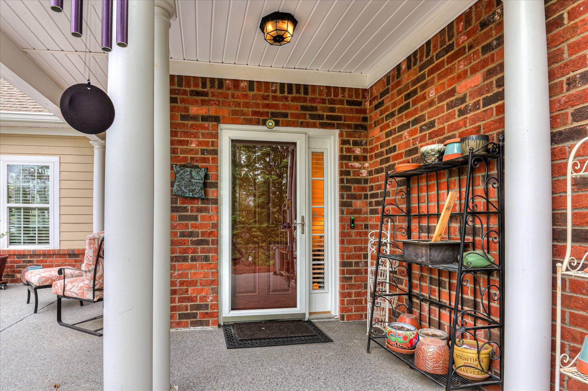 2502 Amberley Pass