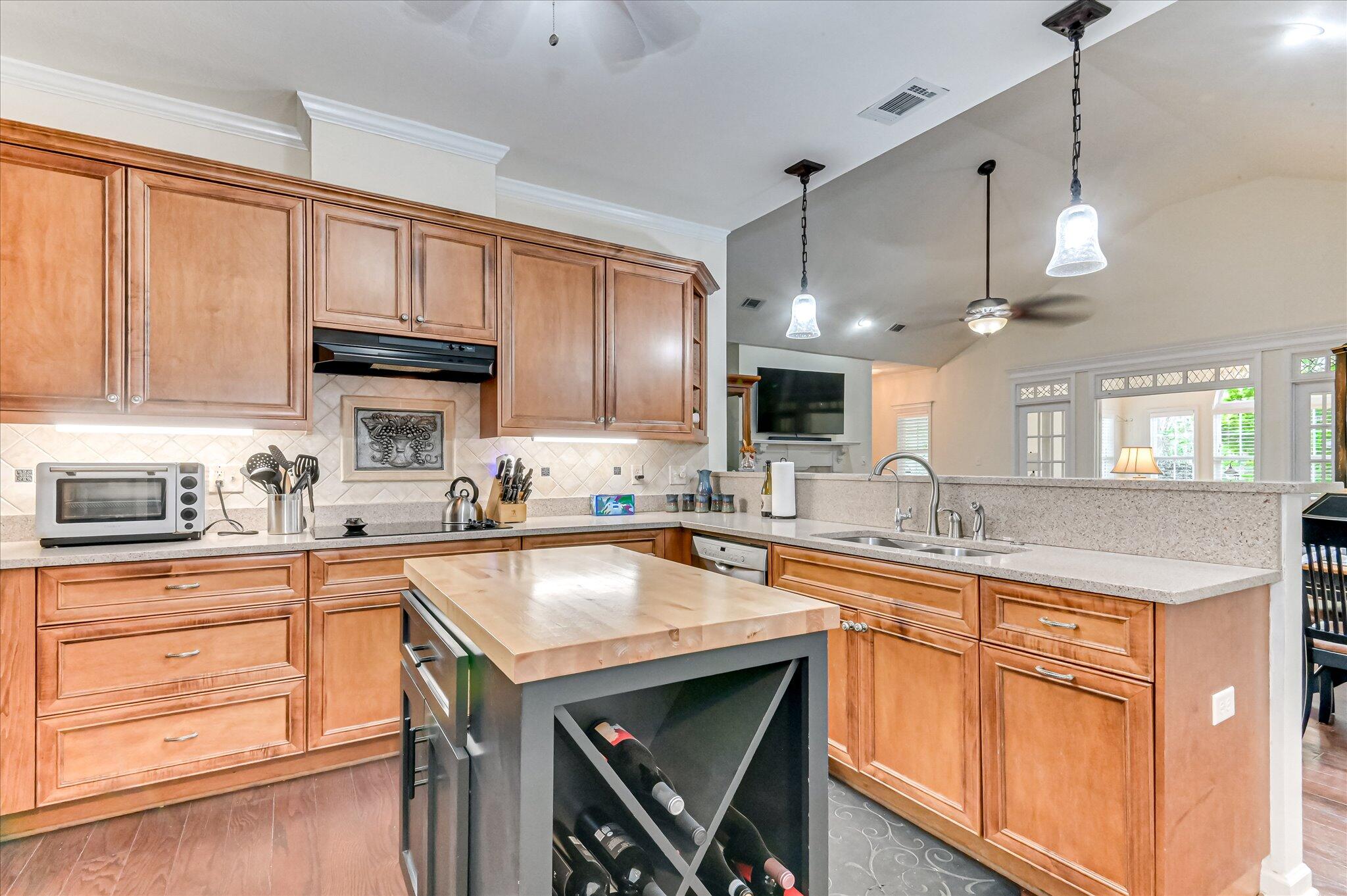 2502 Amberley Pass