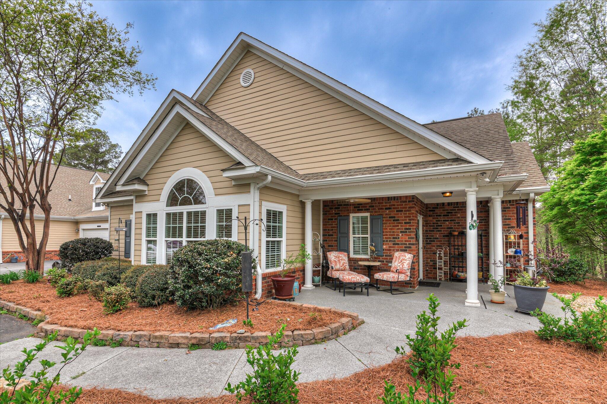 2502 Amberley Pass