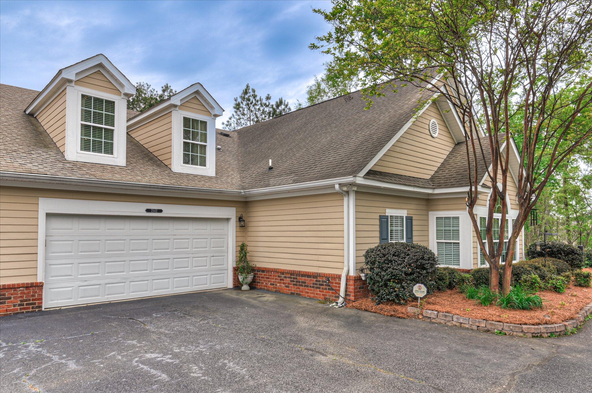 2502 Amberley Pass