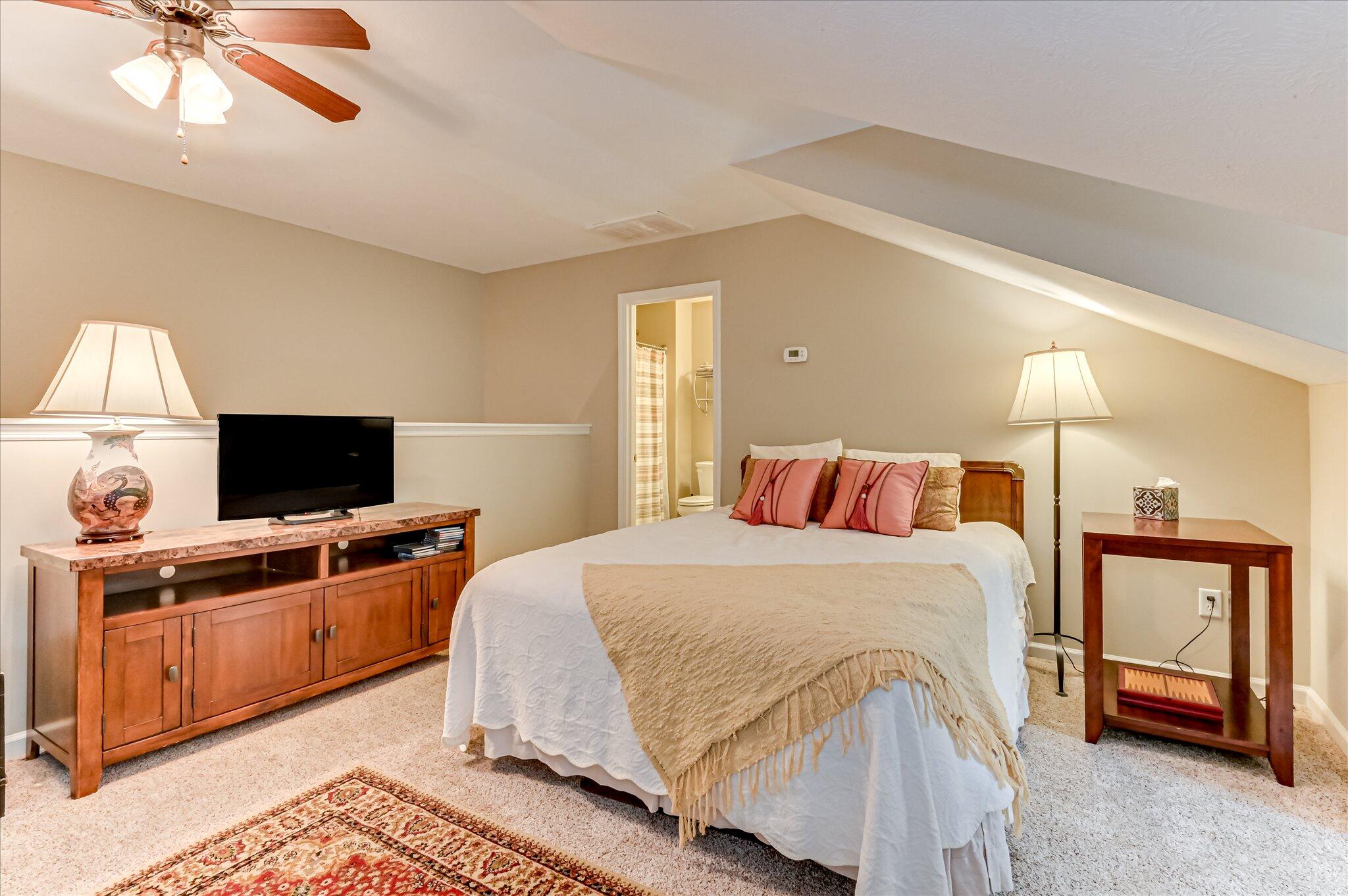 2502 Amberley Pass