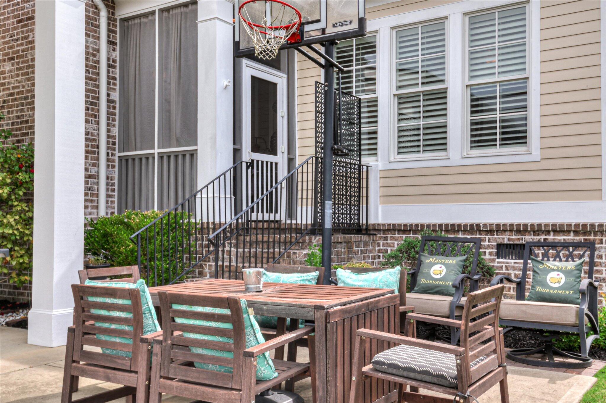 304 Hornsby Lane