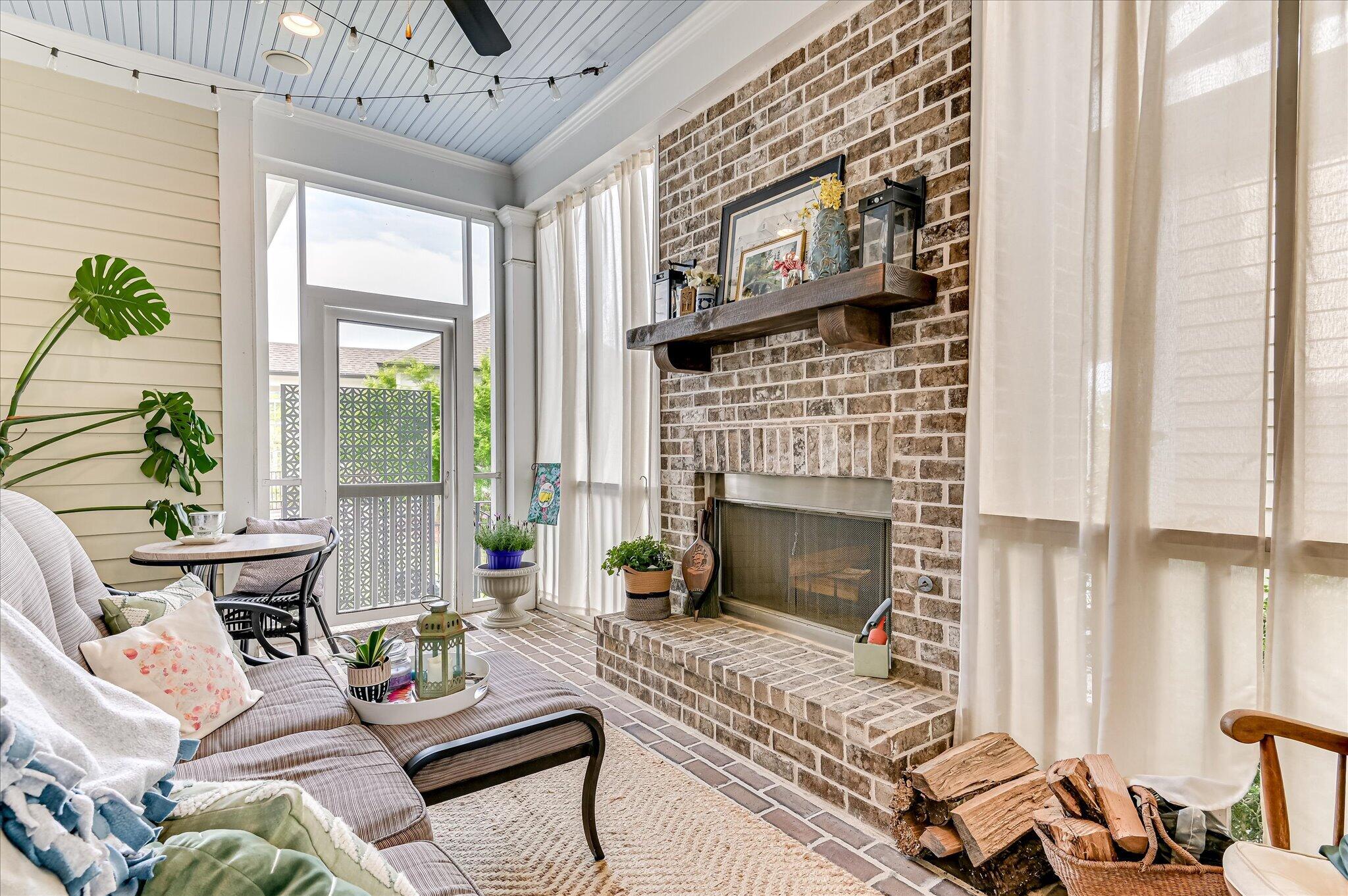 304 Hornsby Lane