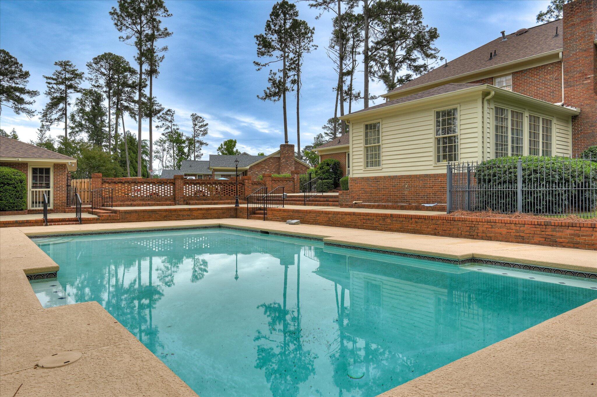 730 Ravenel Road