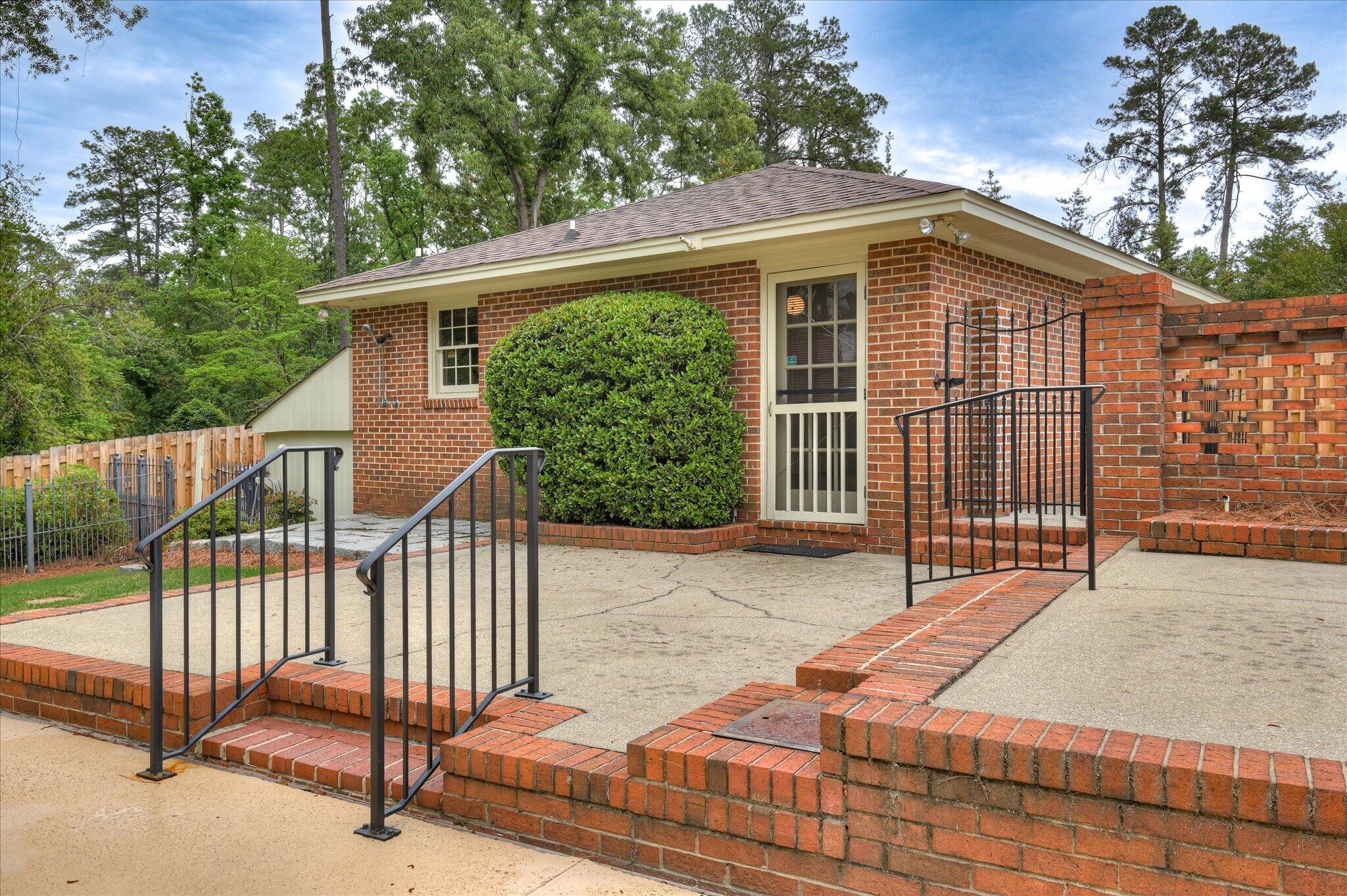 730 Ravenel Road