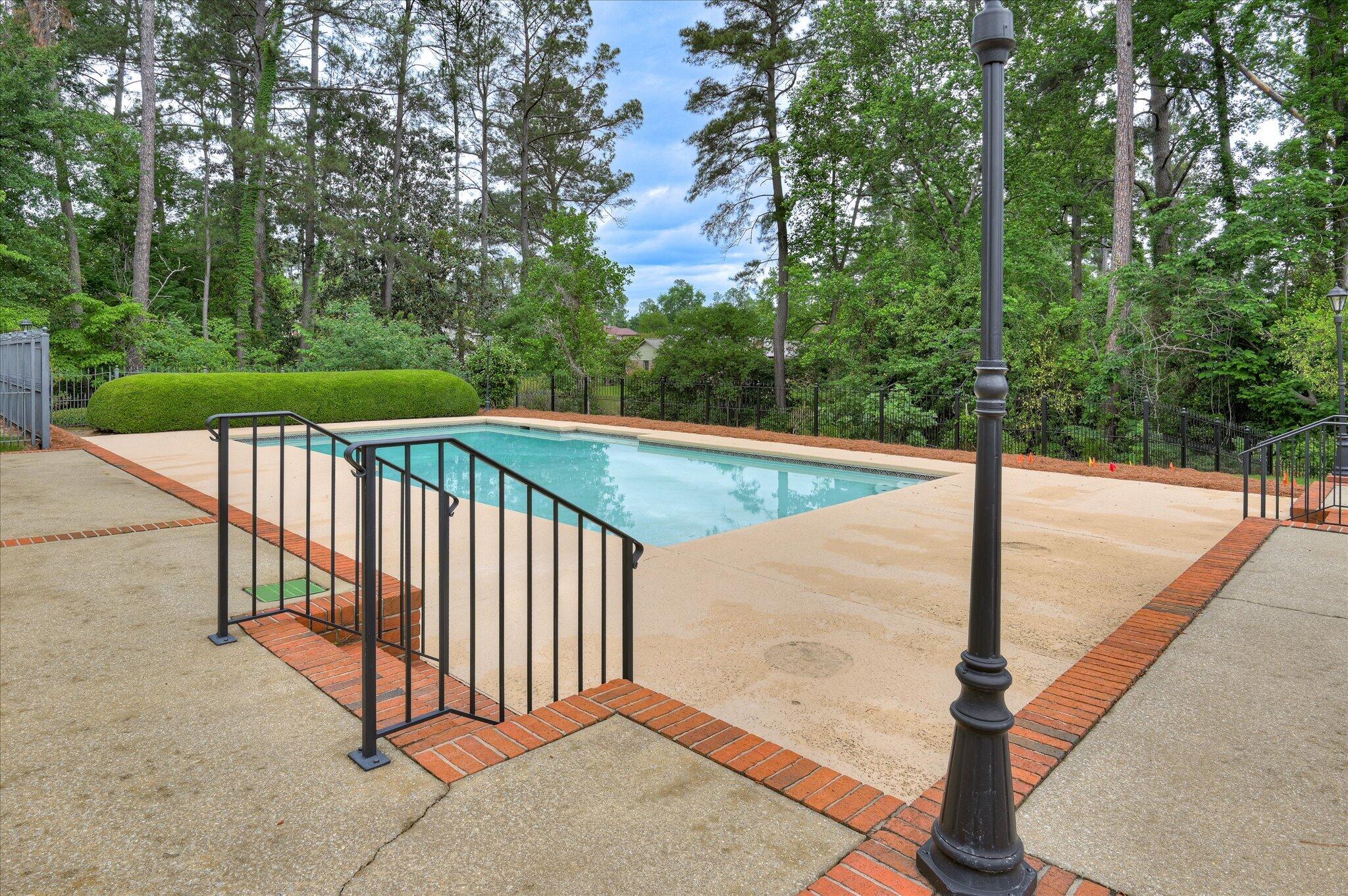 730 Ravenel Road