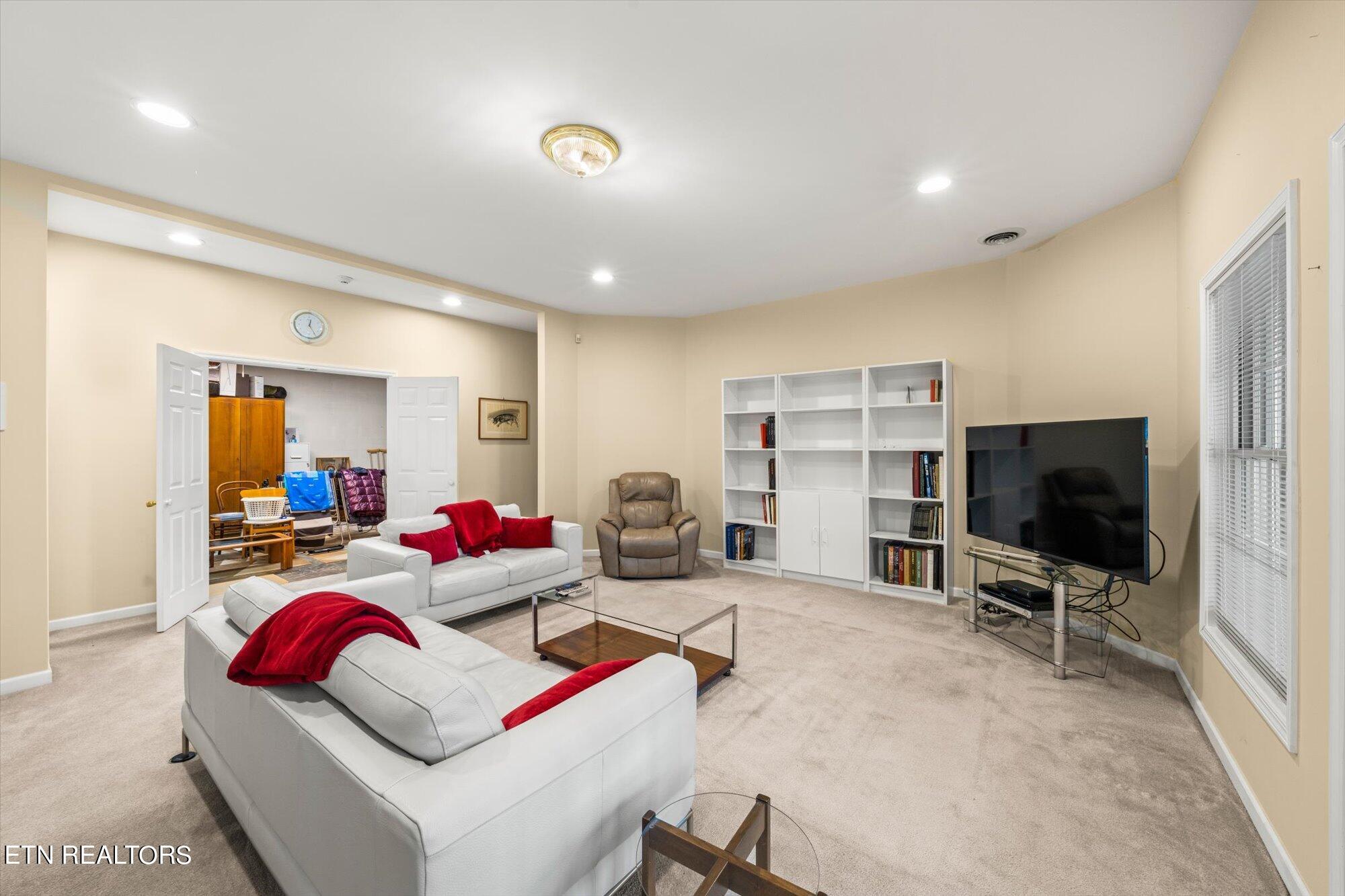 Relocate to Farragut TN to Fox Run Community Lisa Sinclair