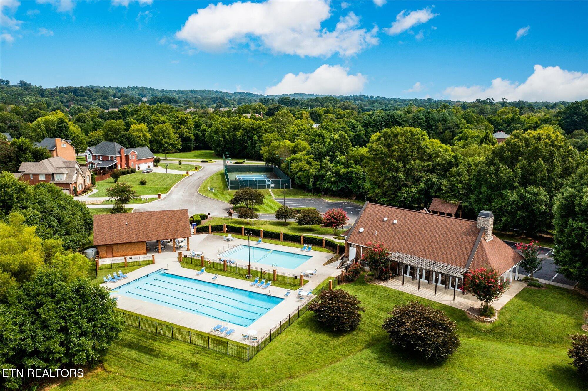 Relocate to Farragut TN to Fox Run Community Lisa Sinclair