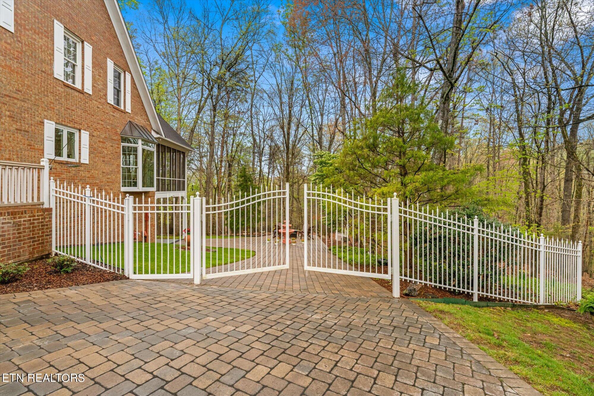 Relocate to Farragut TN to Fox Run Community Lisa Sinclair