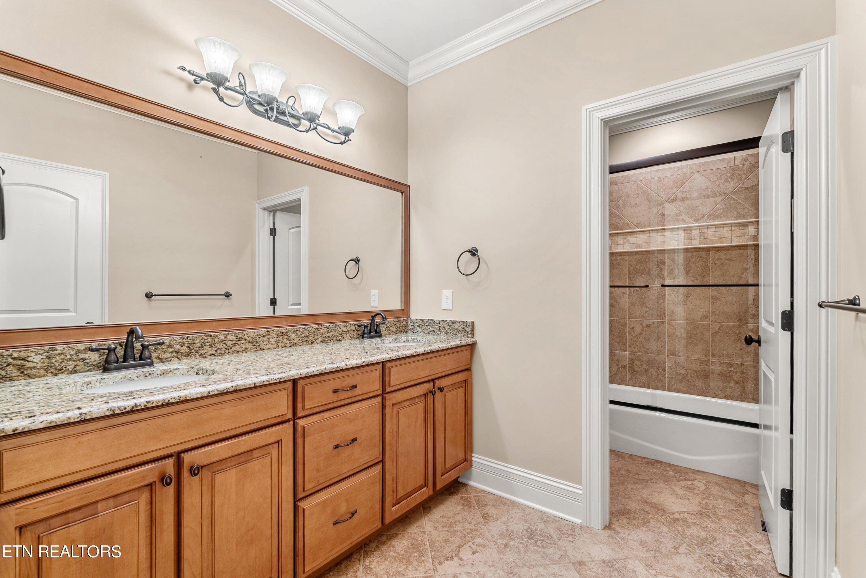 1516 Charlottesville Blvd