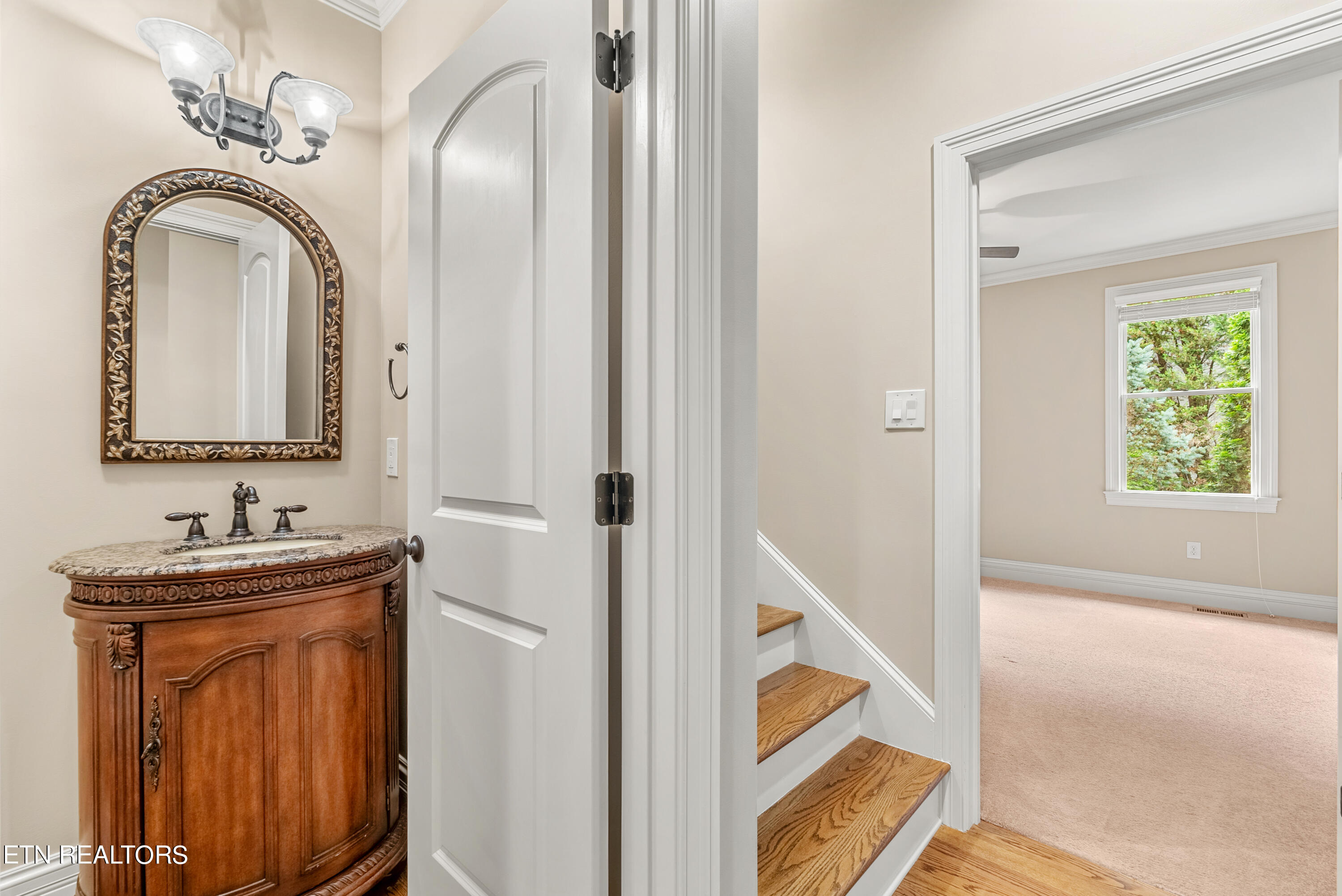 1516 Charlottesville Blvd