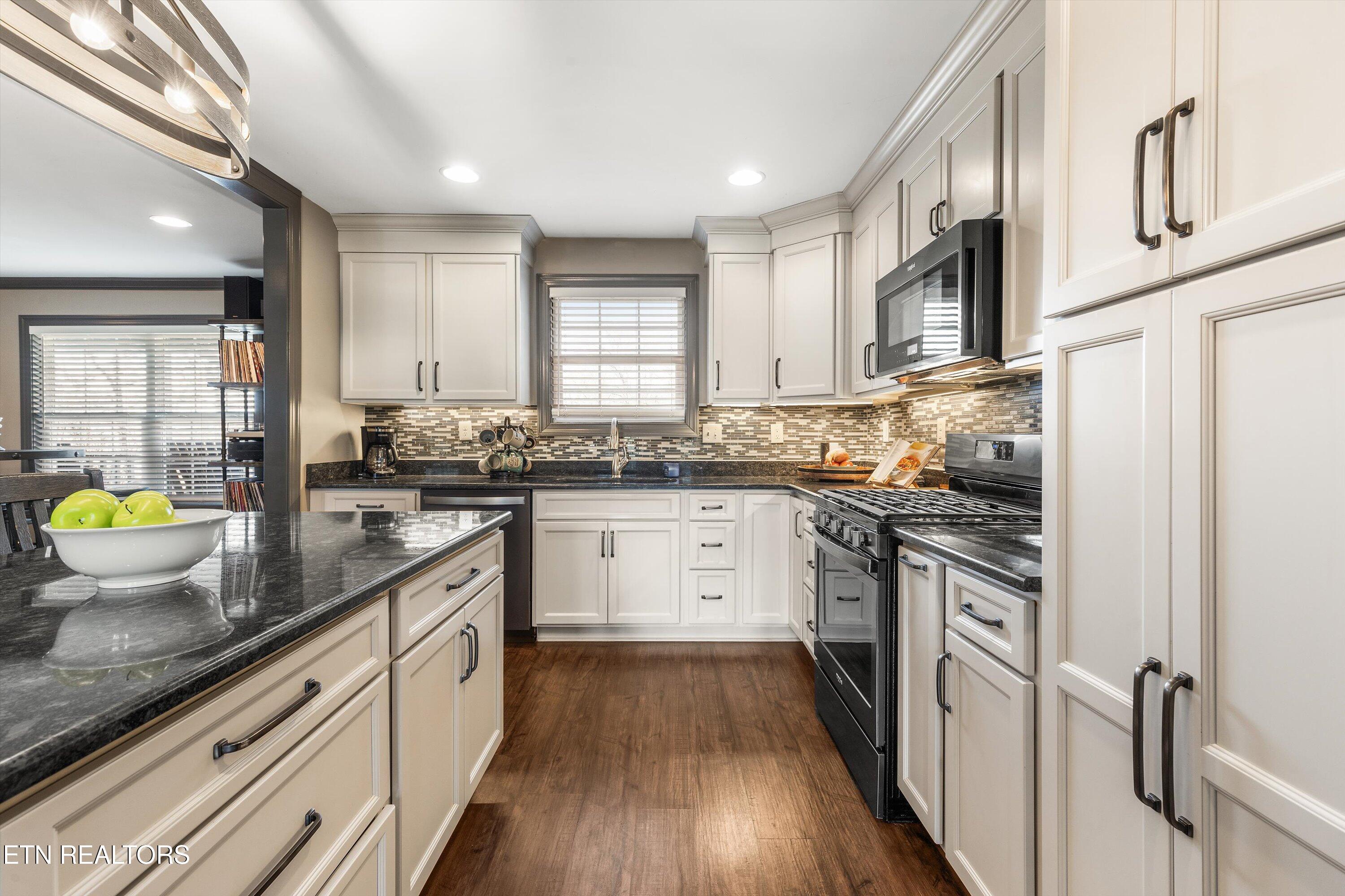 9928 Sierra Vista Lane