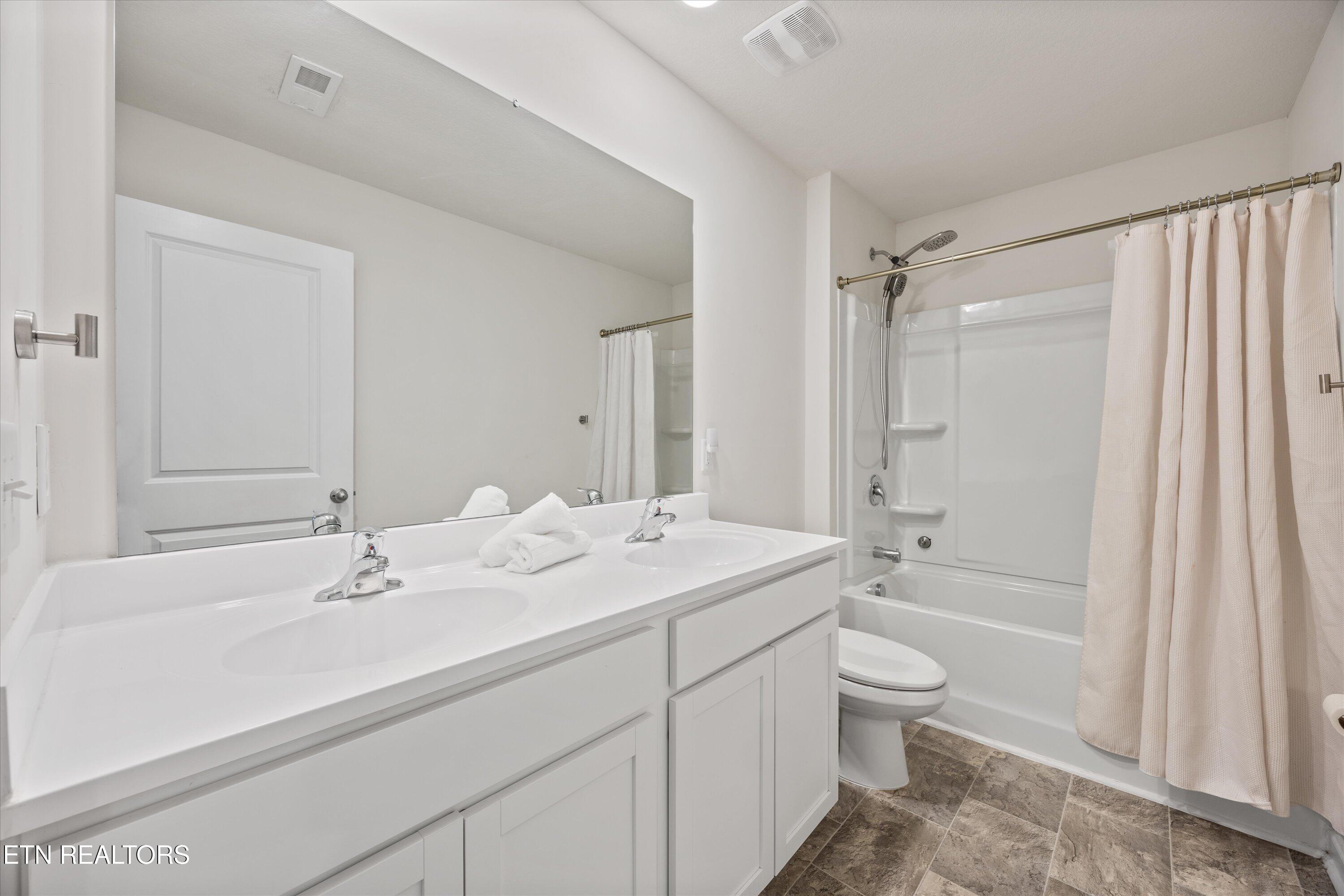 1171 Hampton Place Circle