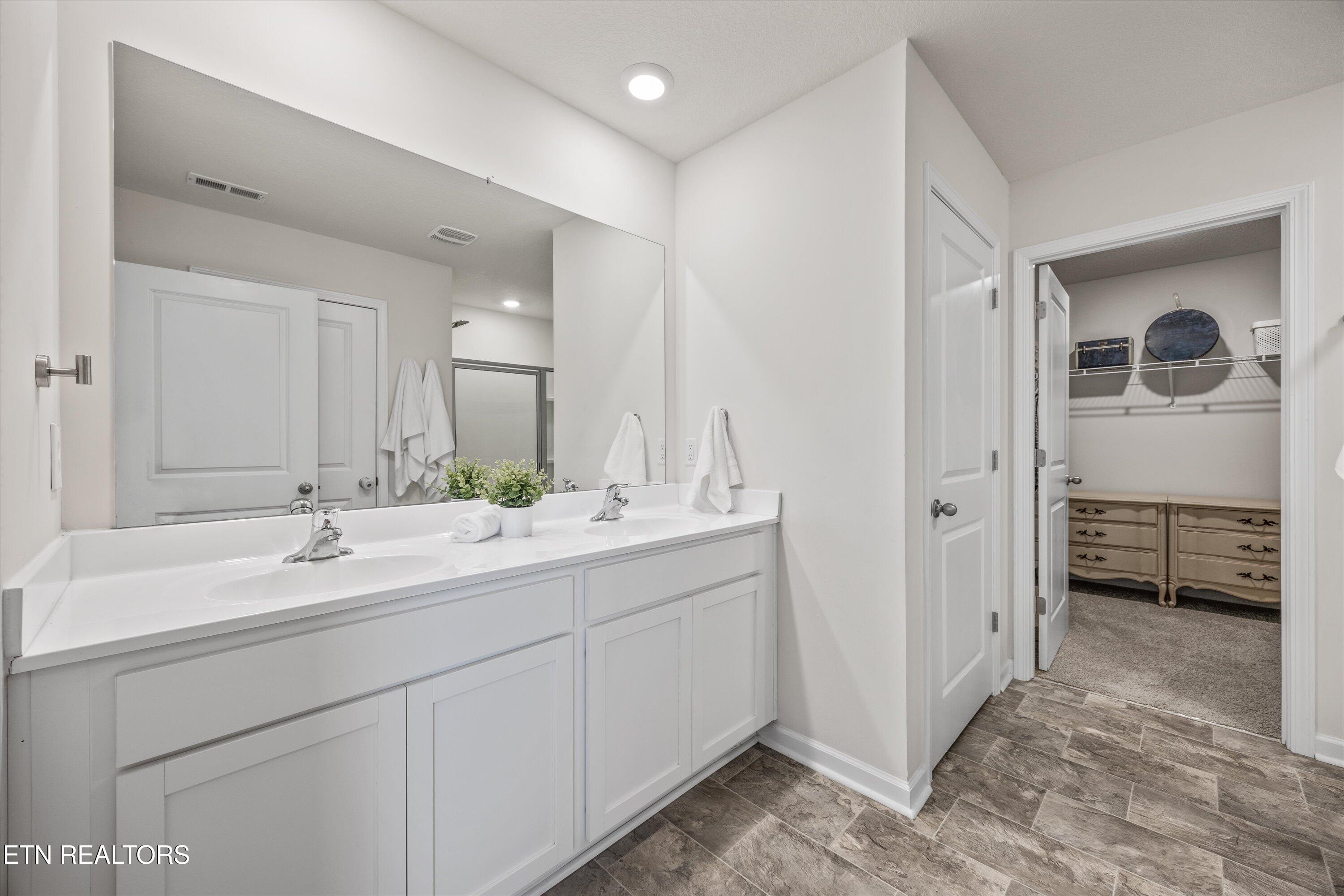 1171 Hampton Place Circle