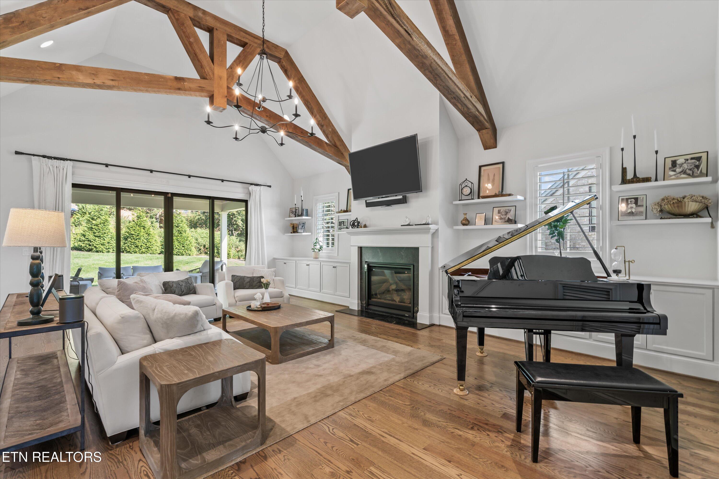 527 Larksong Drive
