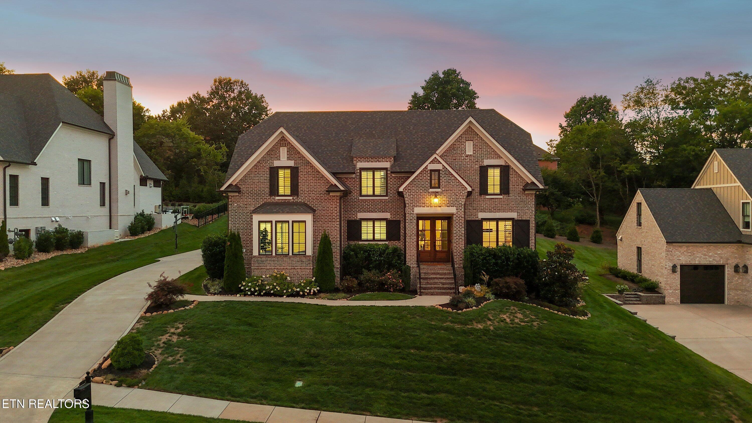 527 Larksong Drive