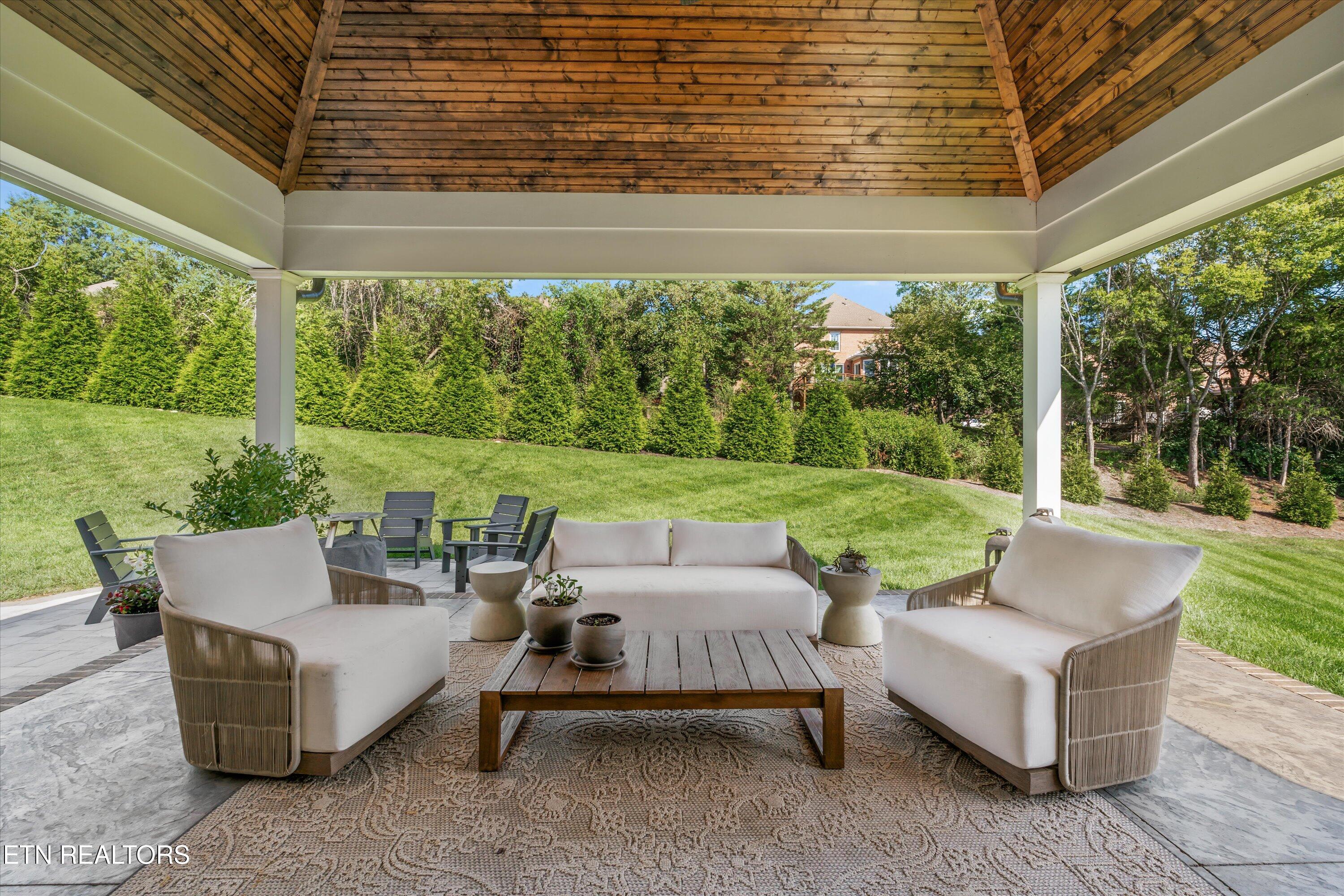 527 Larksong Drive