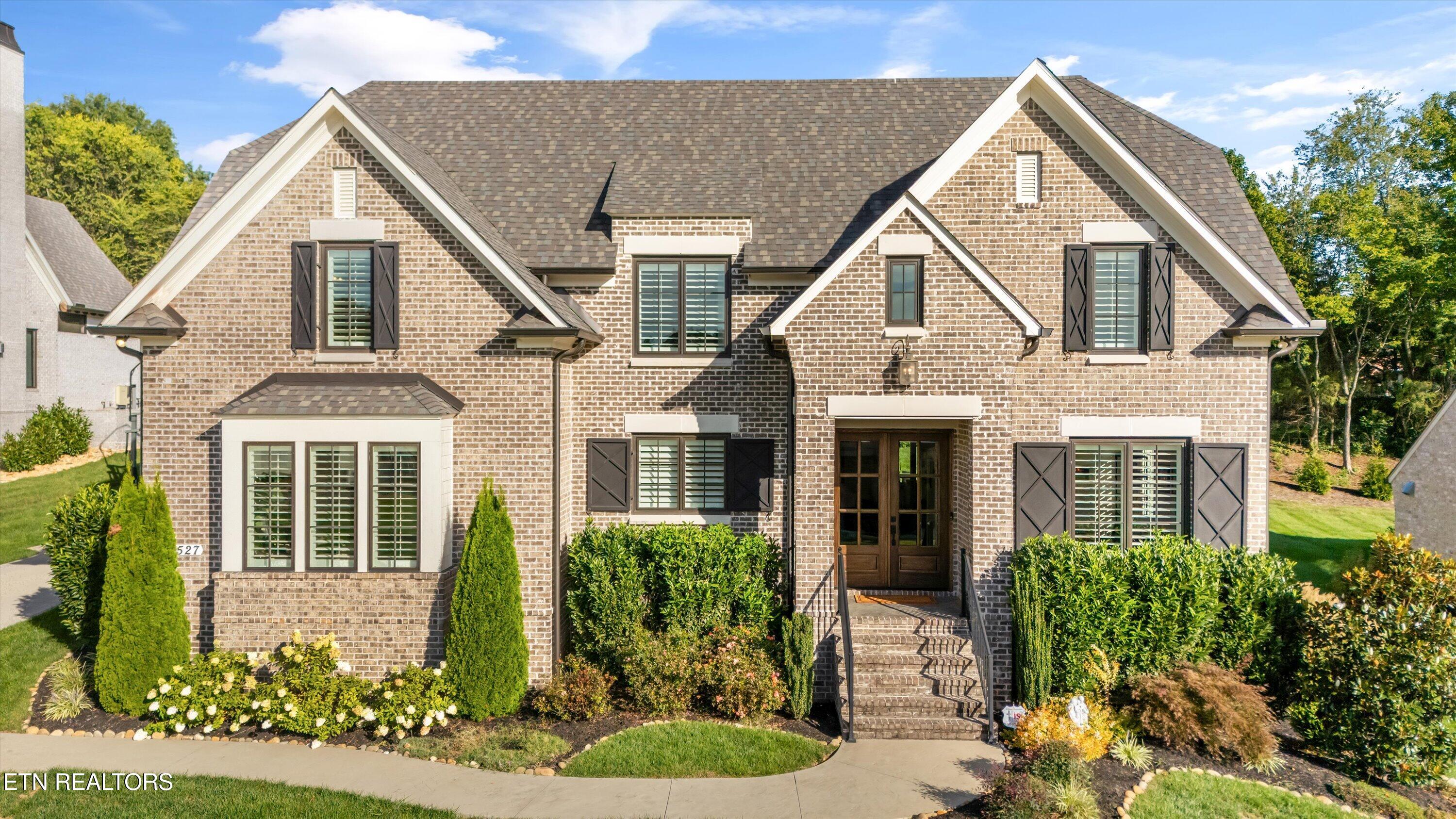 527 Larksong Drive
