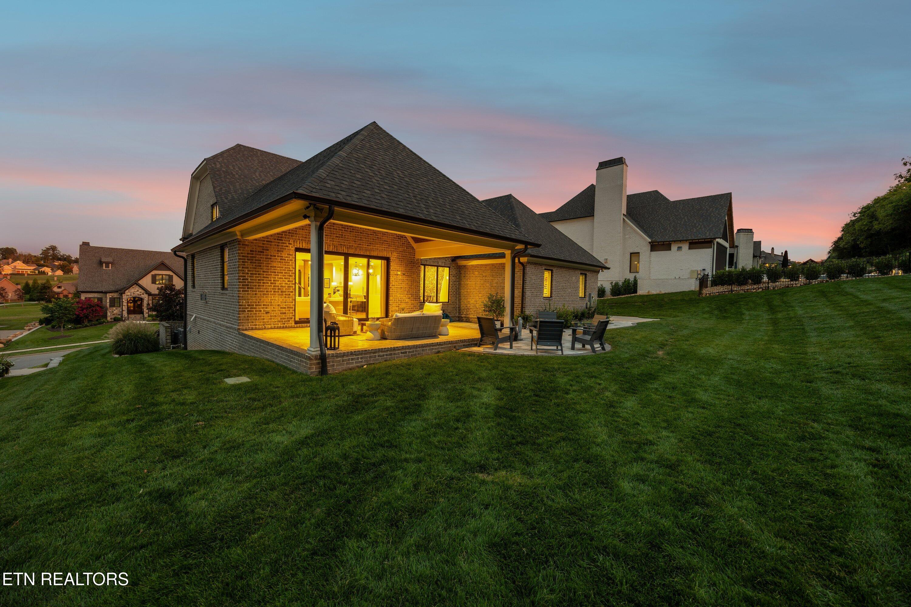 527 Larksong Drive