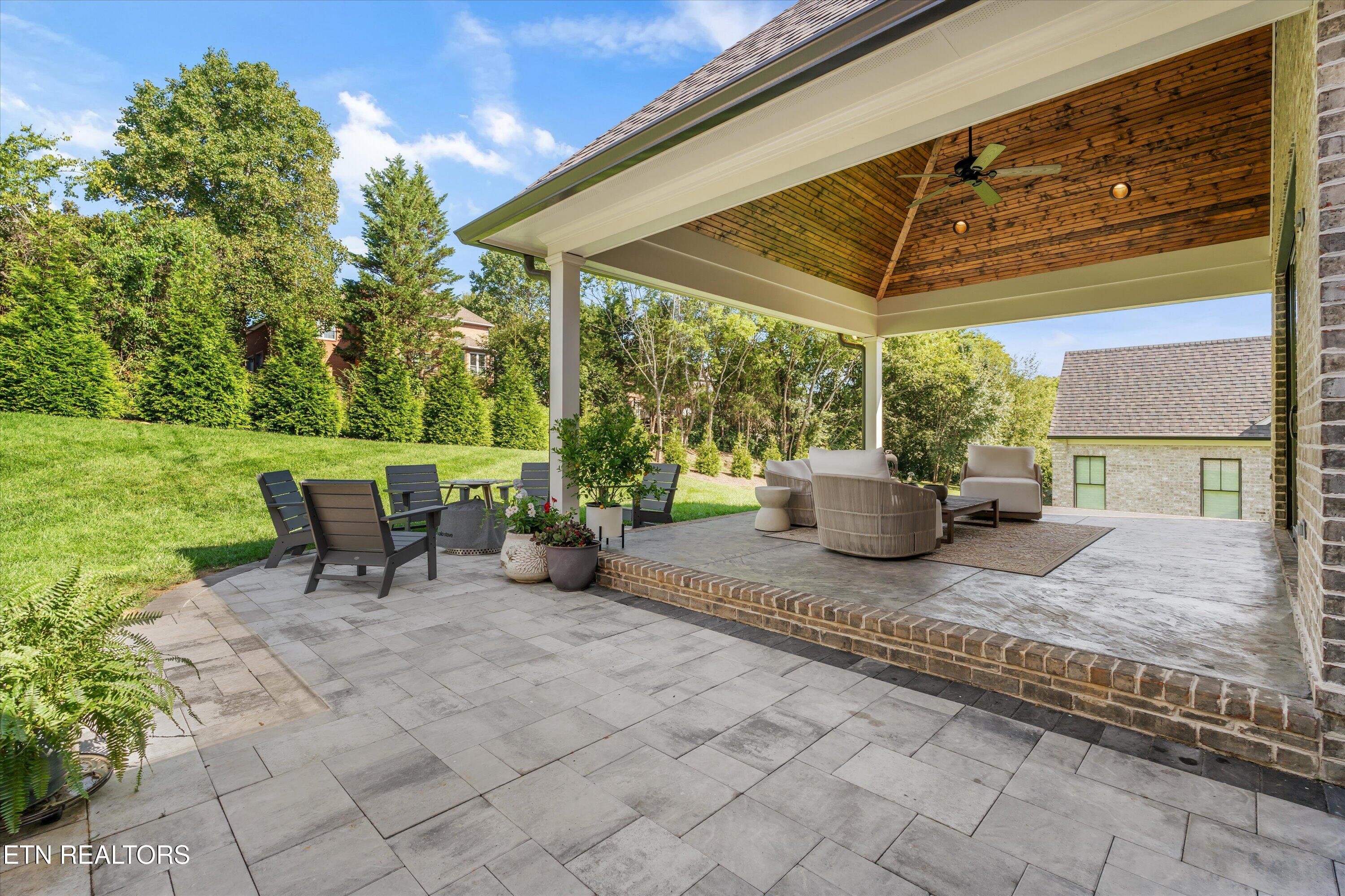 527 Larksong Drive