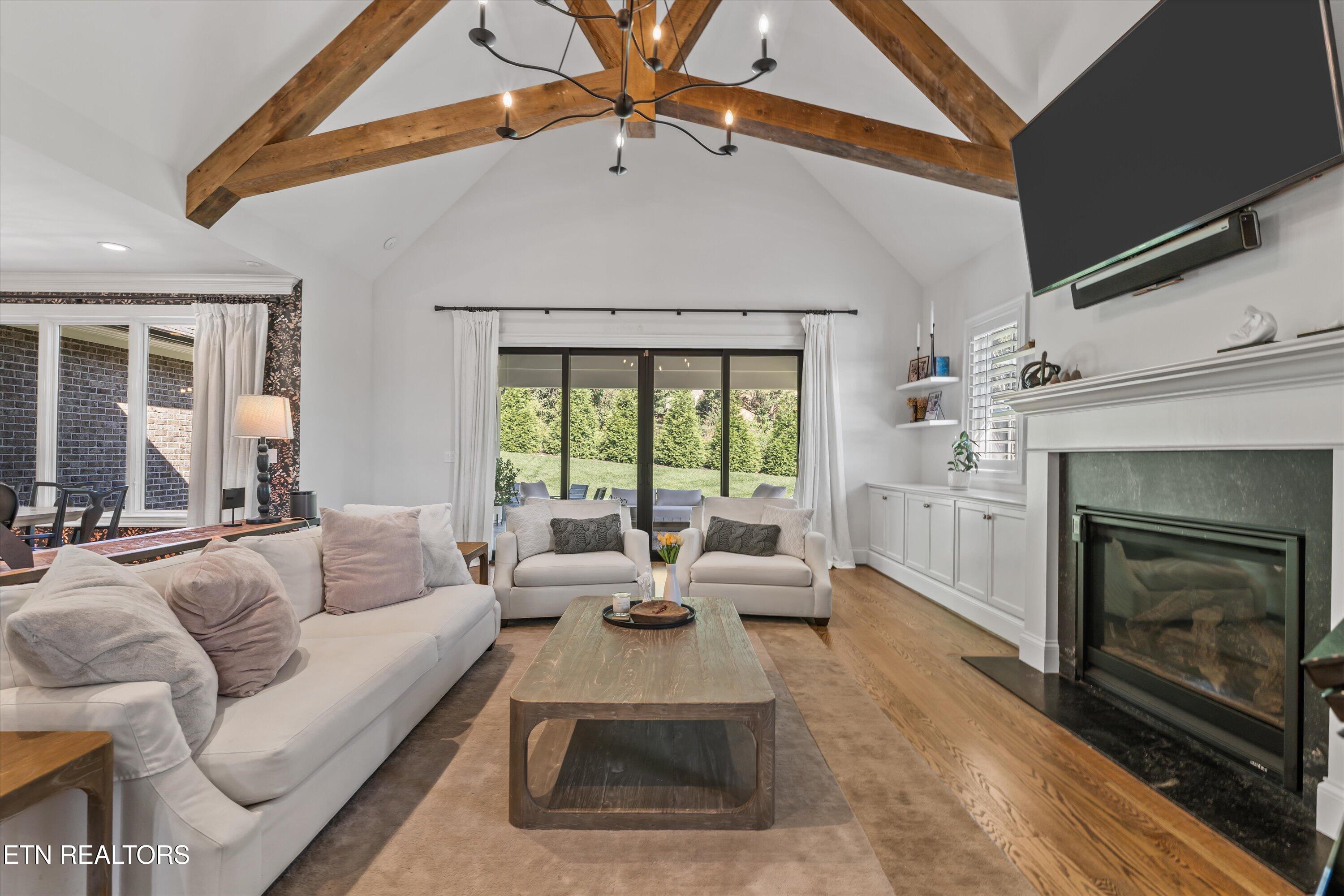 527 Larksong Drive
