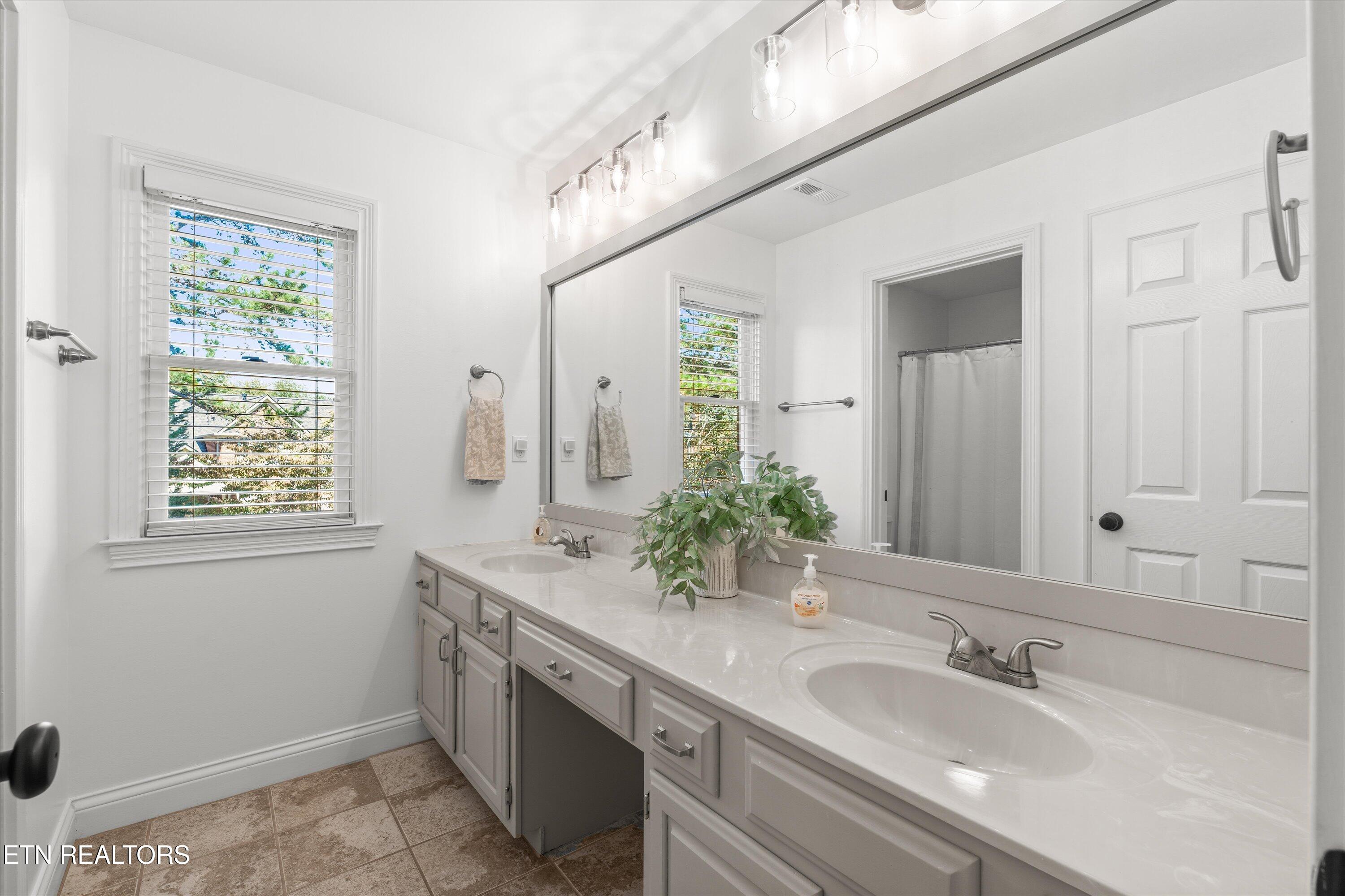 11919 Burnside Place