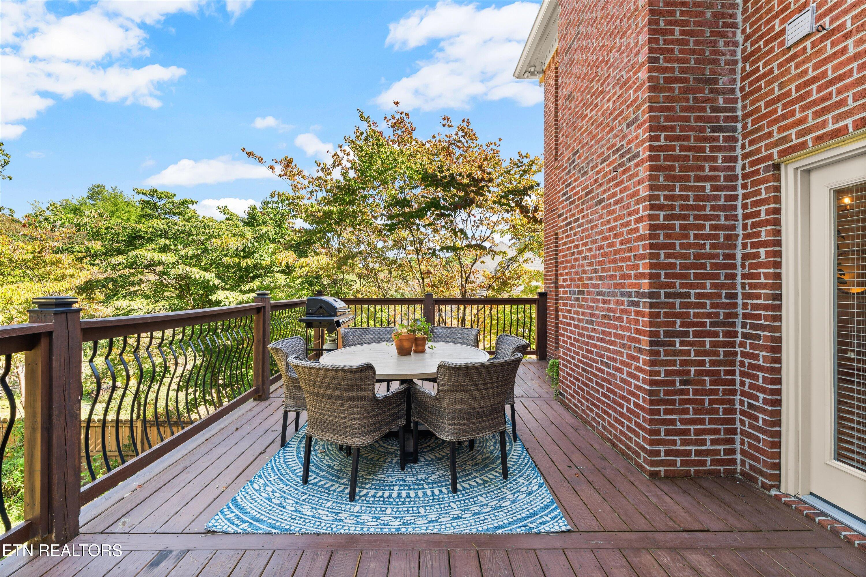 11919 Burnside Place