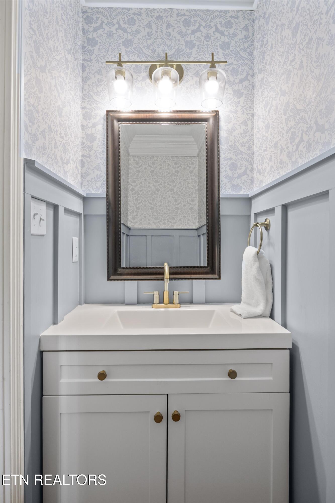 11919 Burnside Place