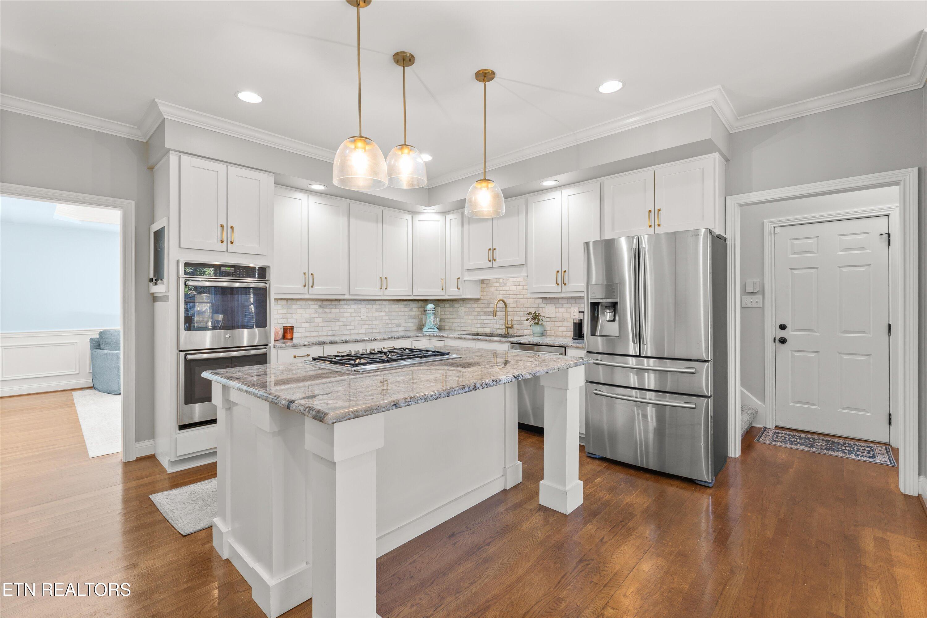 11919 Burnside Place