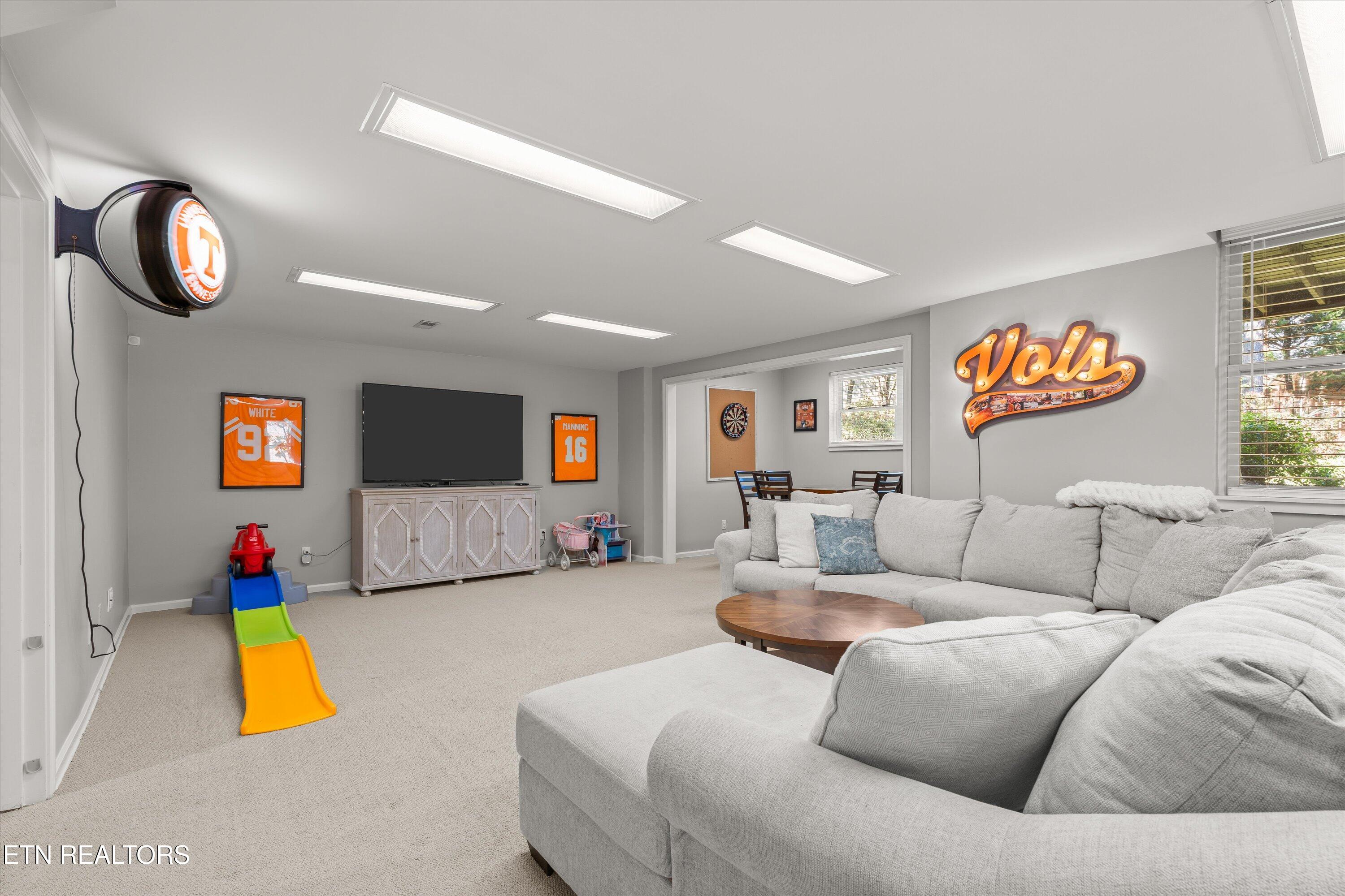 11919 Burnside Place