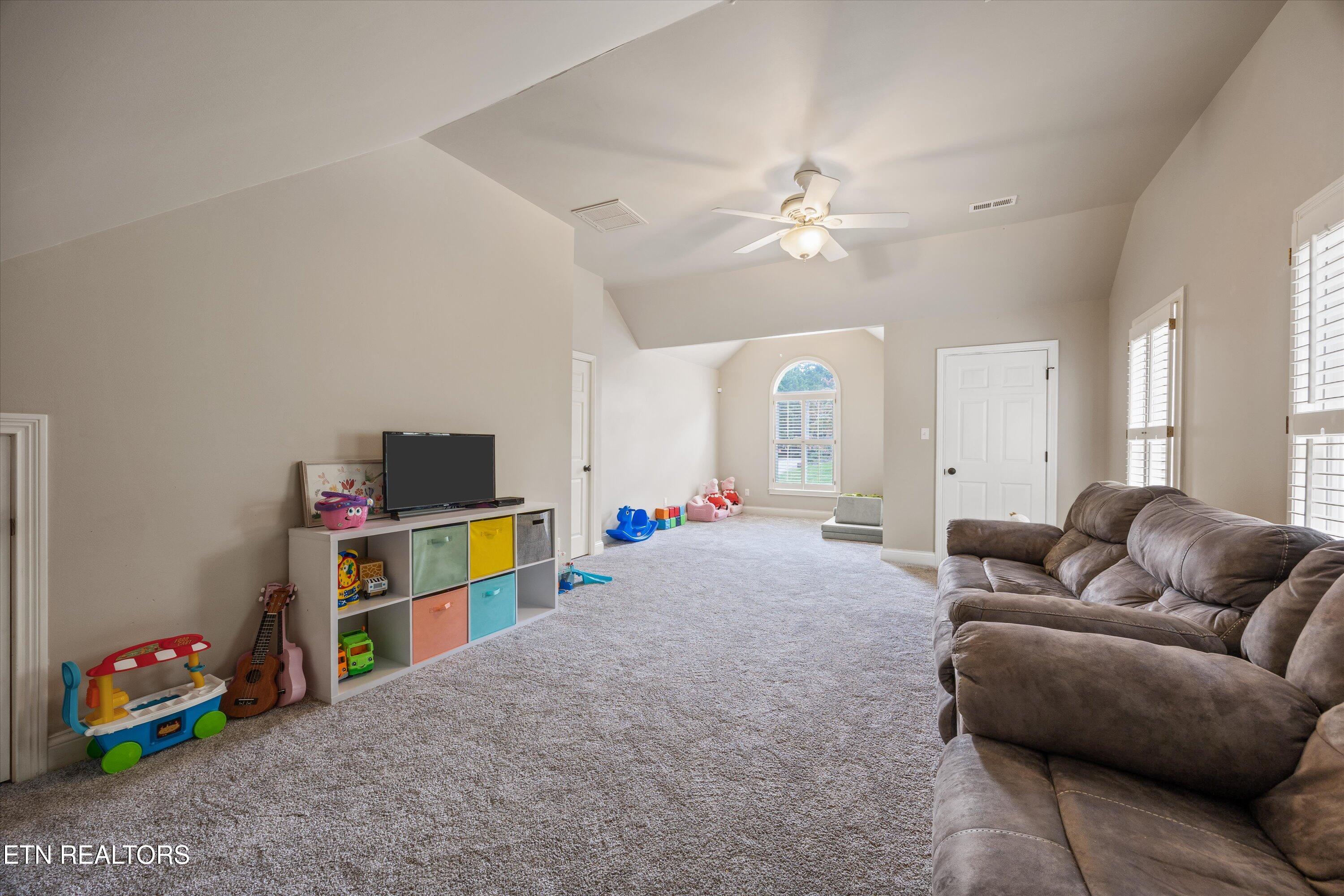 11919 Burnside Place