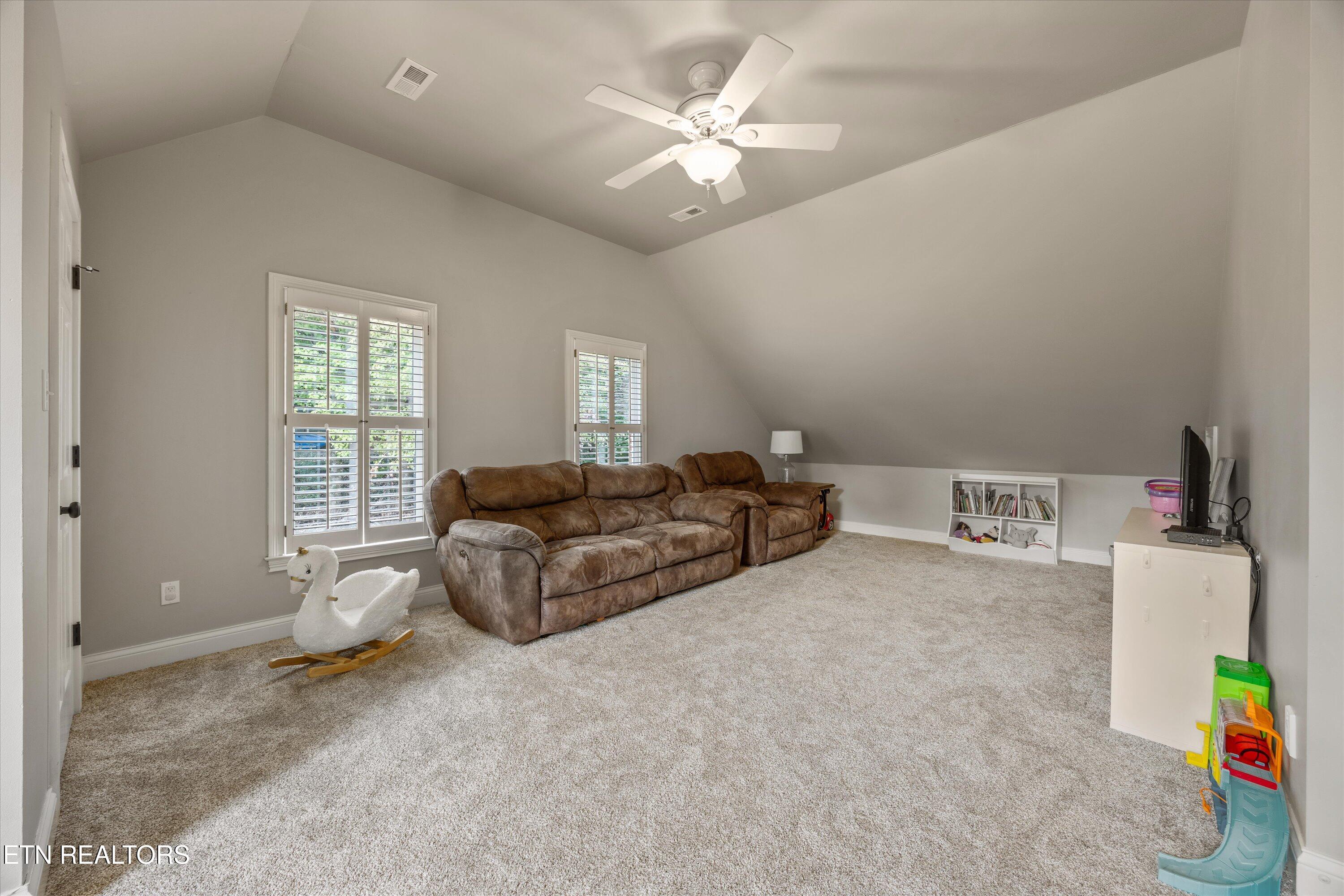 11919 Burnside Place