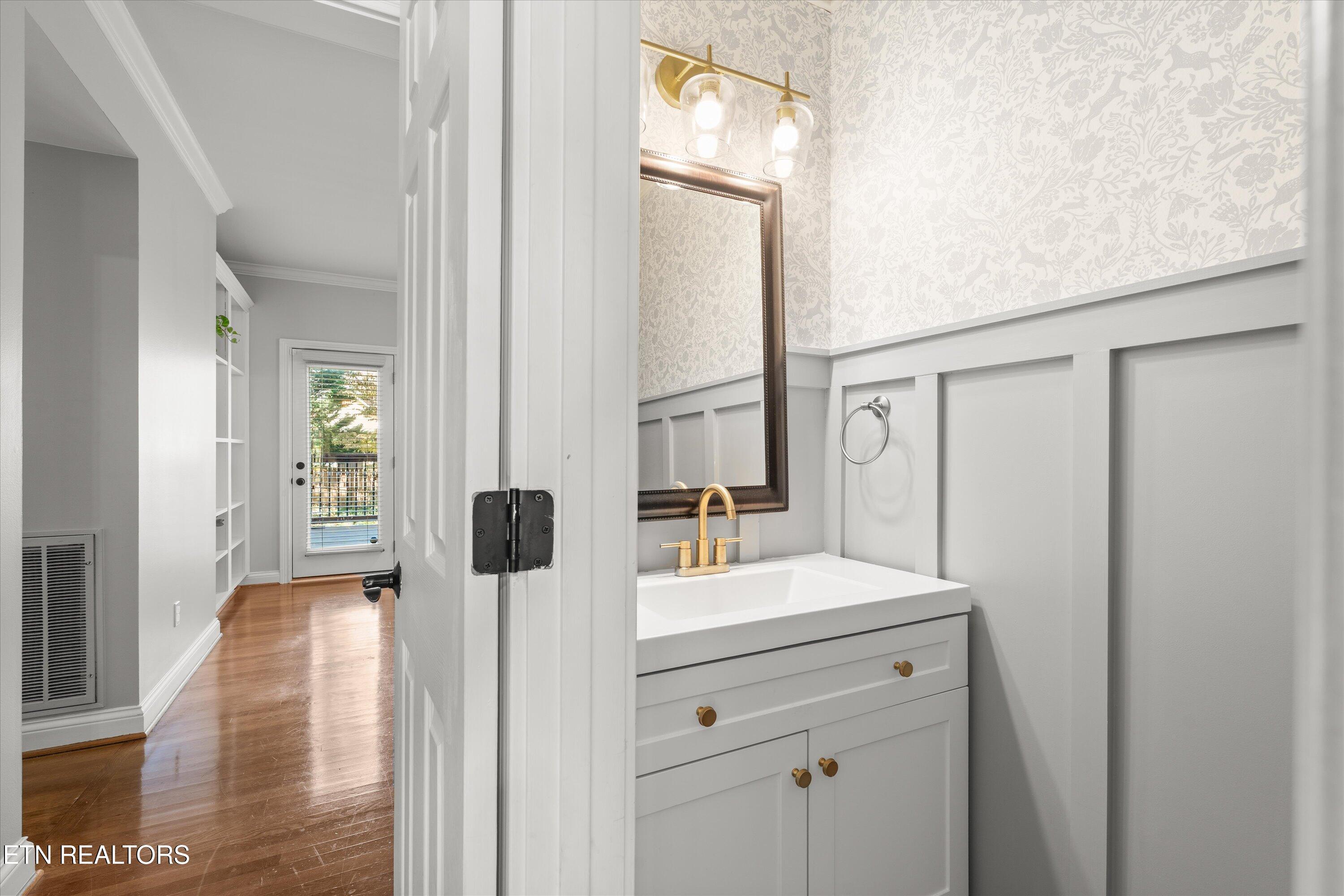 11919 Burnside Place