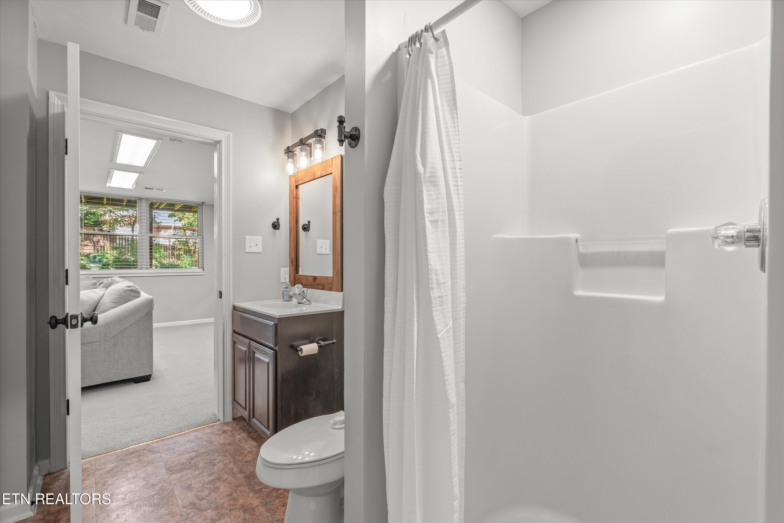 11919 Burnside Place