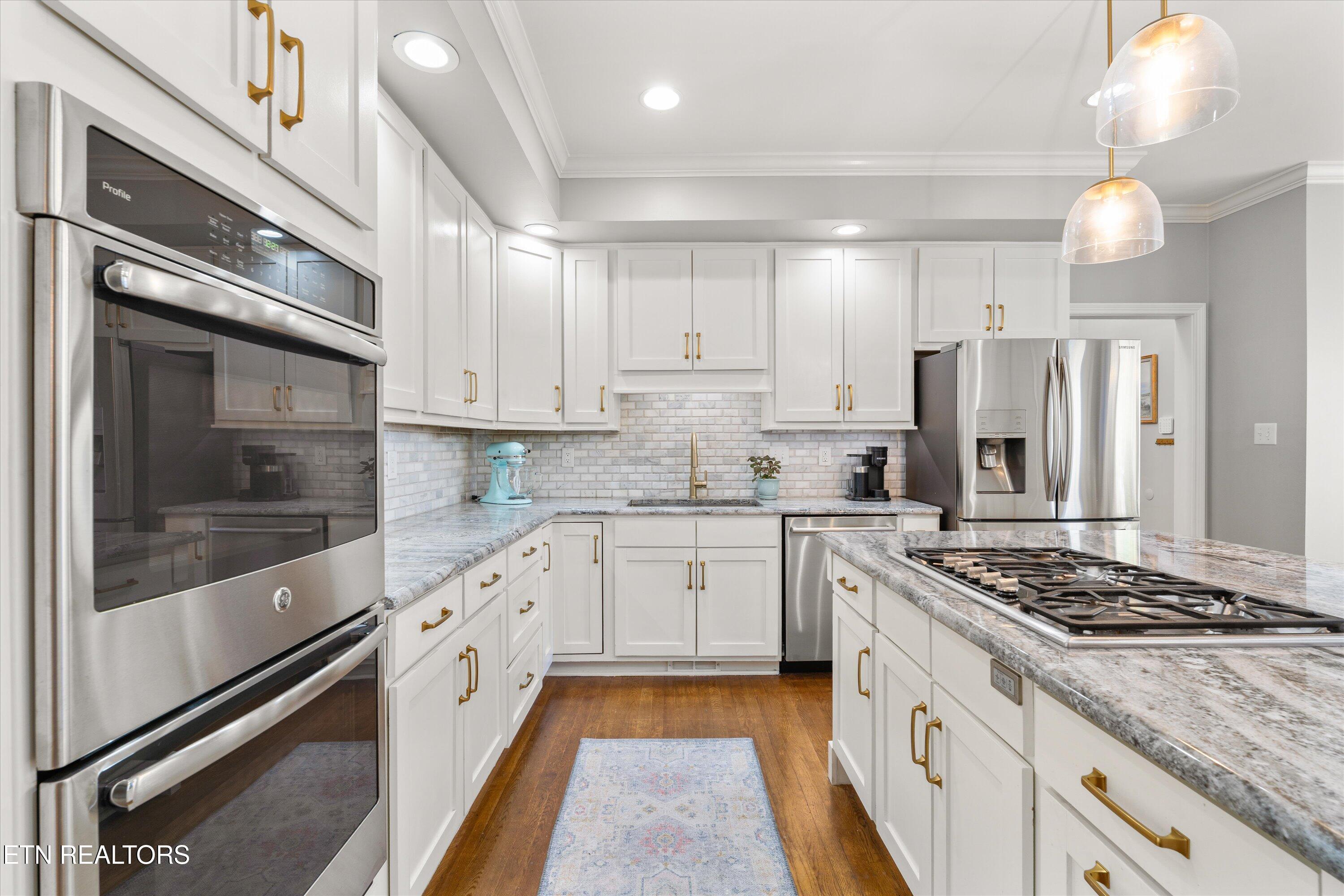 11919 Burnside Place