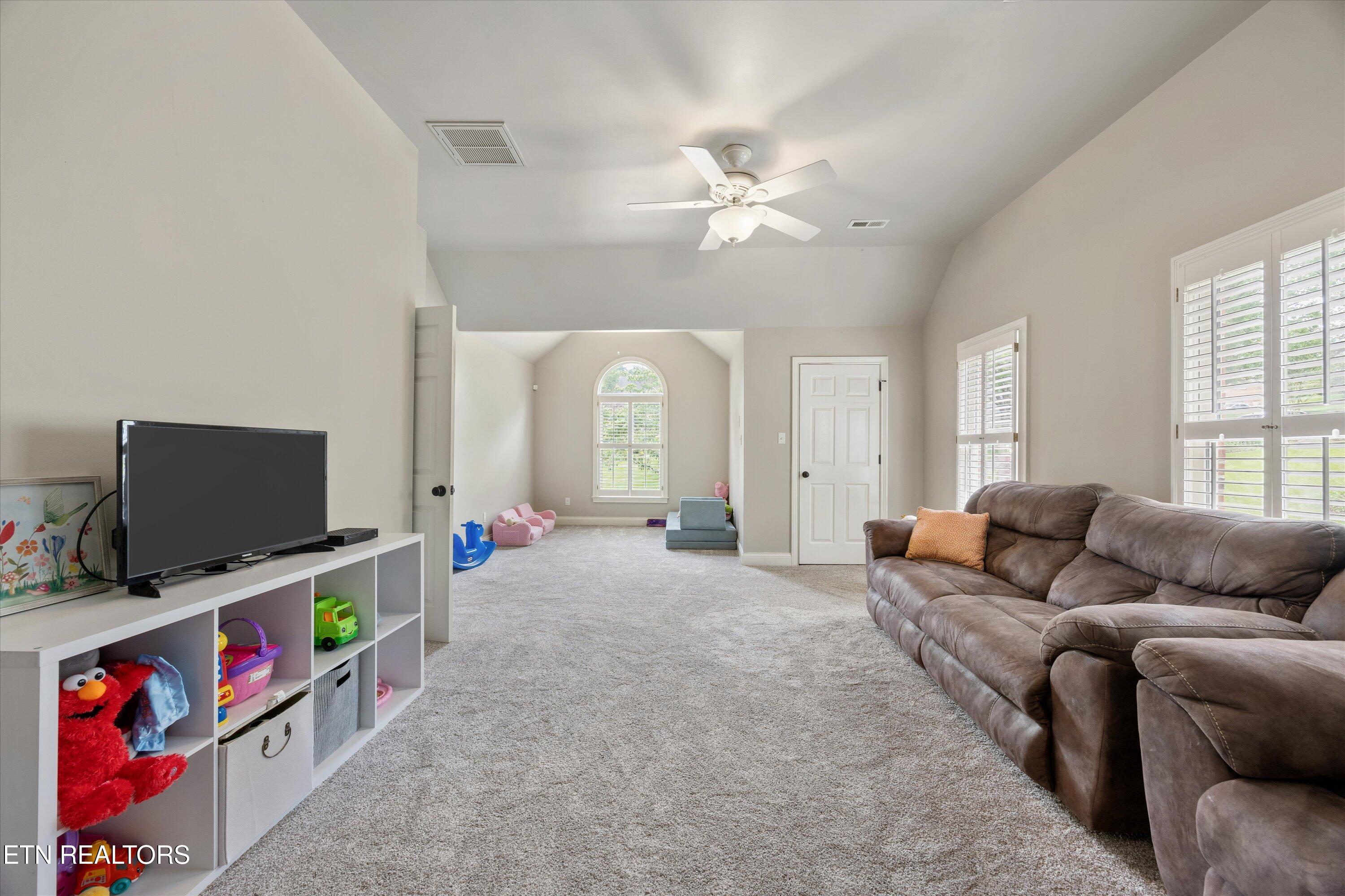 11919 Burnside Place