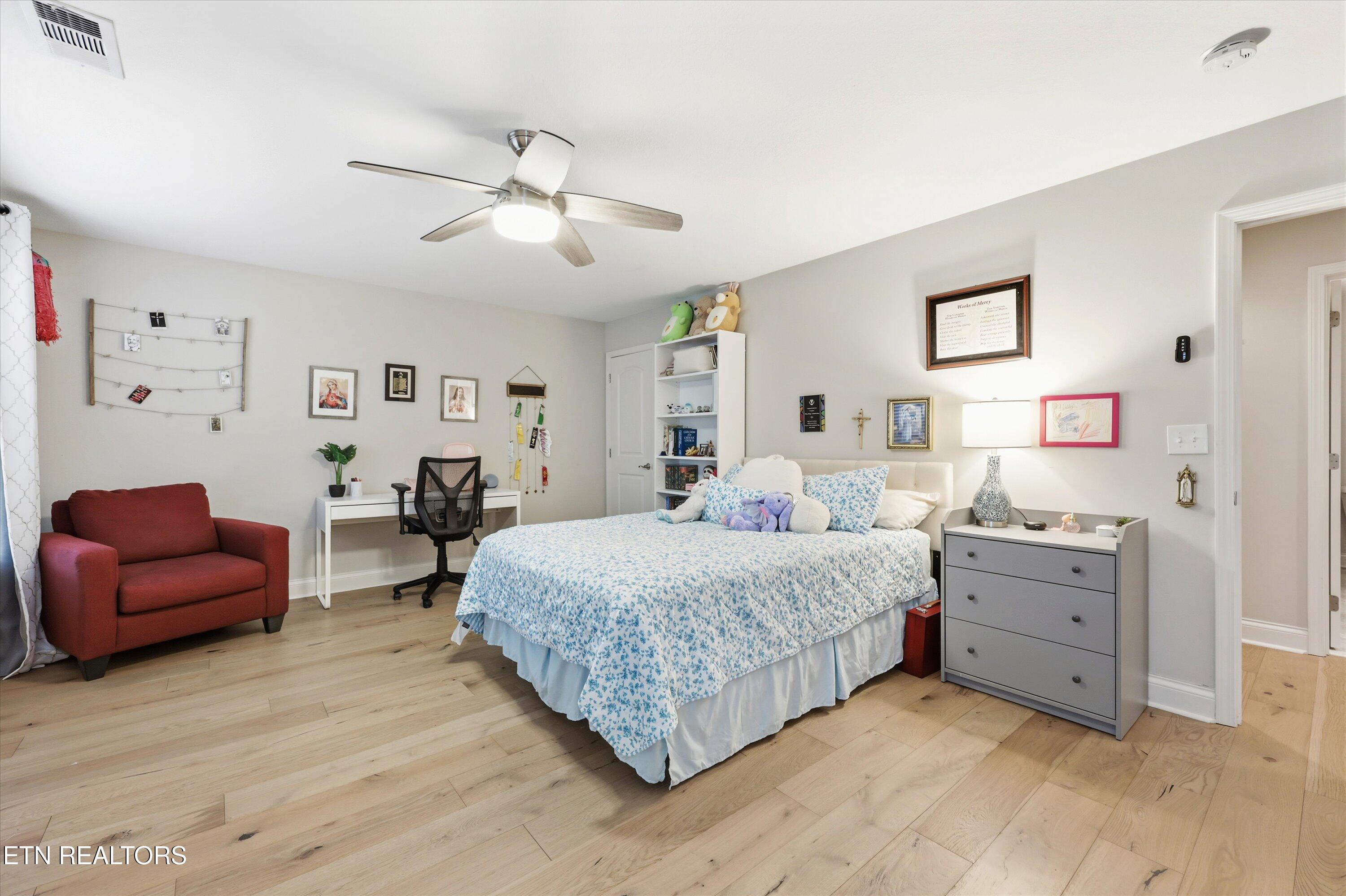 2042 Gusty Wind Lane