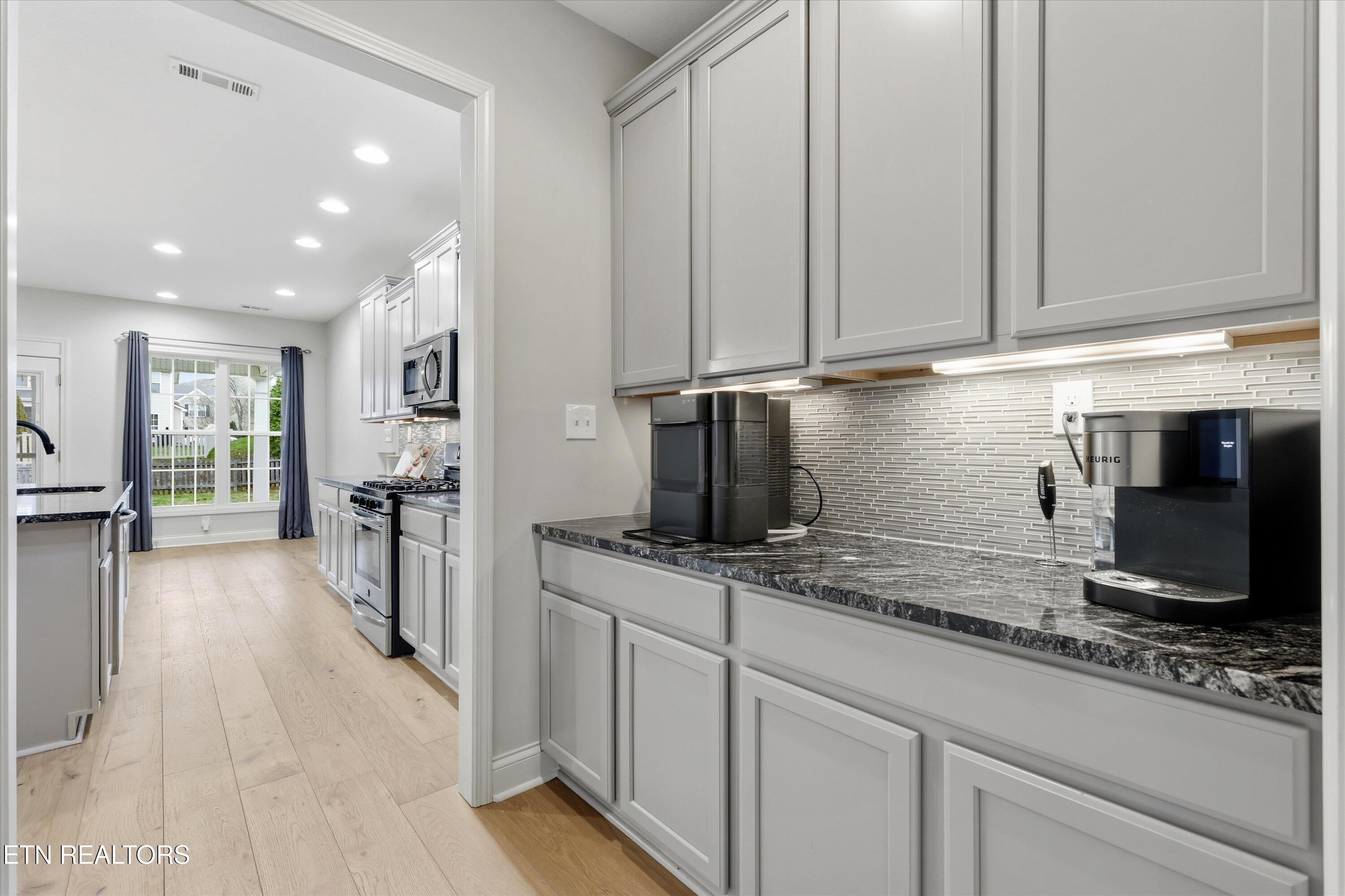 2042 Gusty Wind Lane