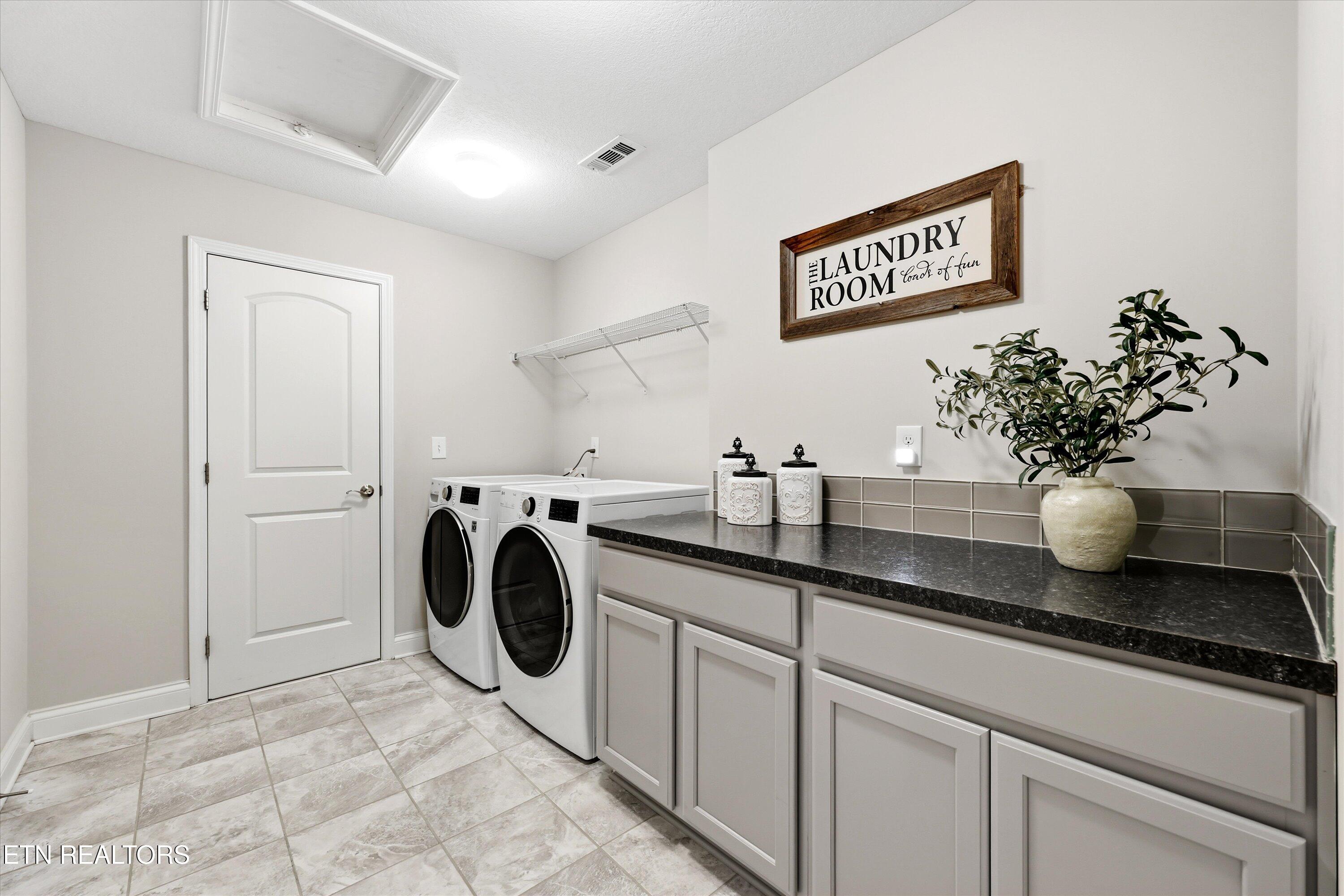 2042 Gusty Wind Lane