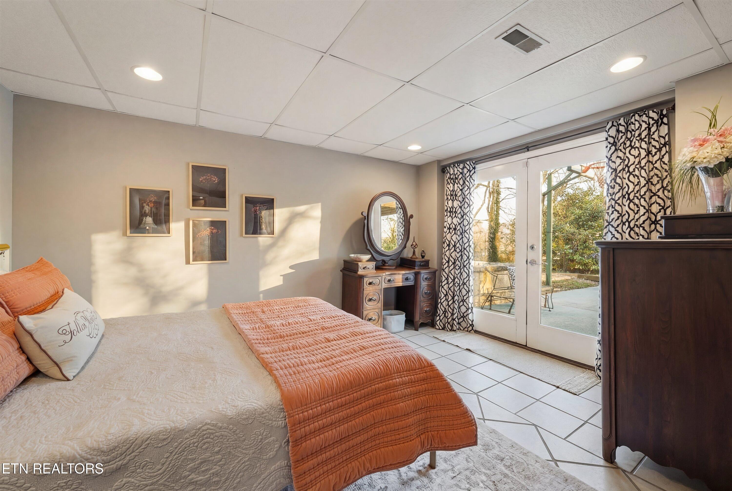 6911 Nubbin Ridge Drive