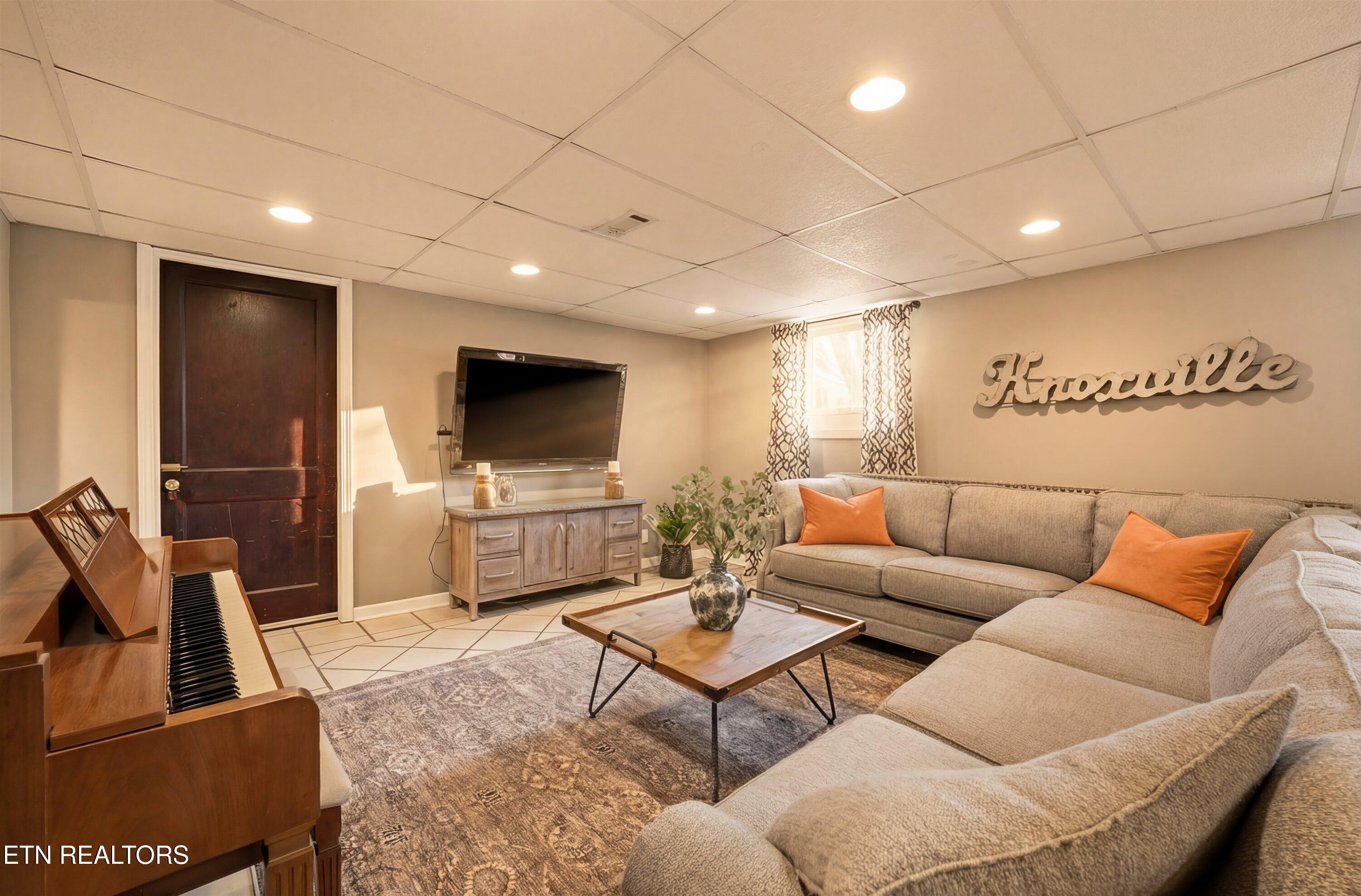 6911 Nubbin Ridge Drive