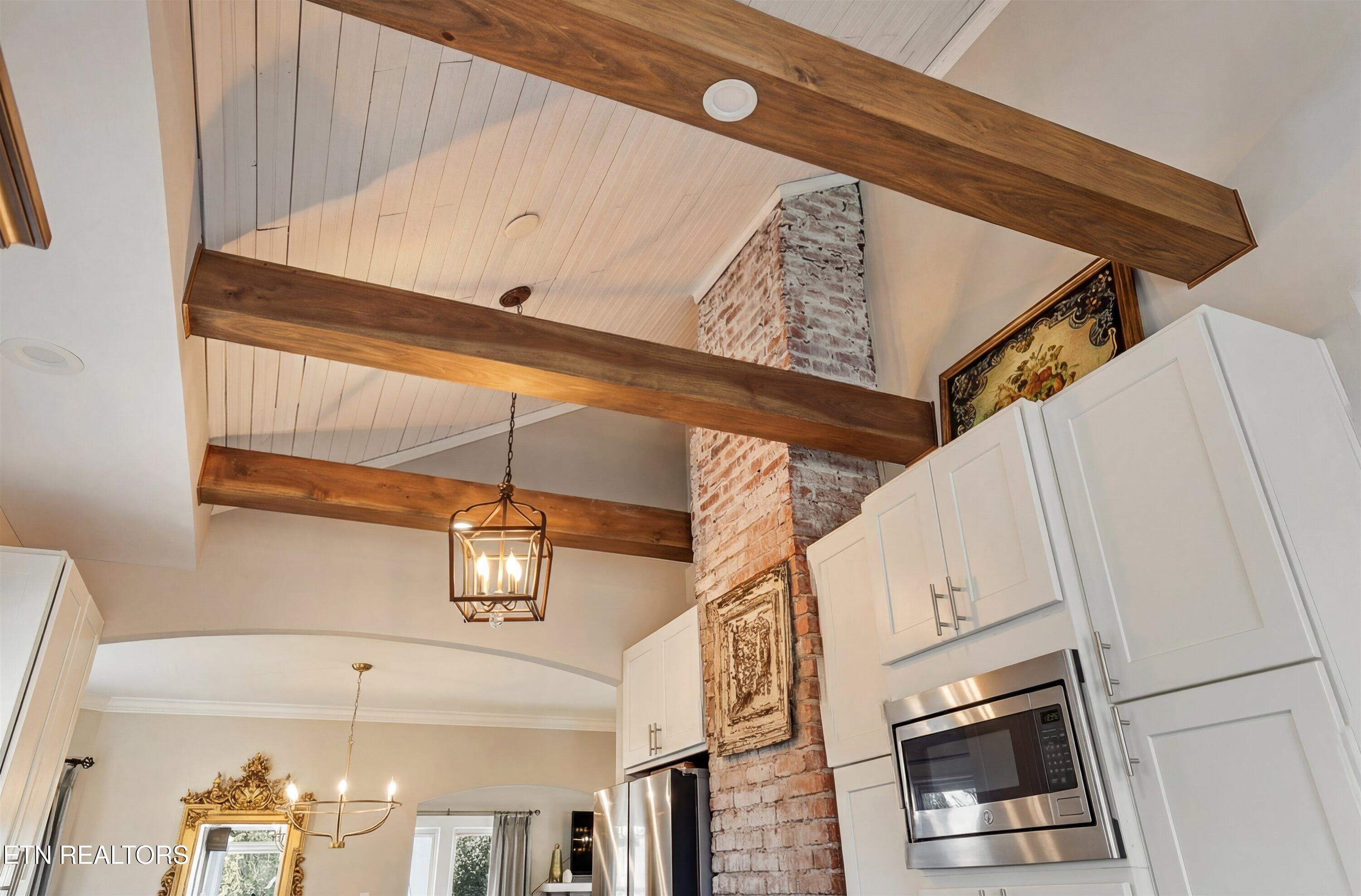 6911 Nubbin Ridge Drive