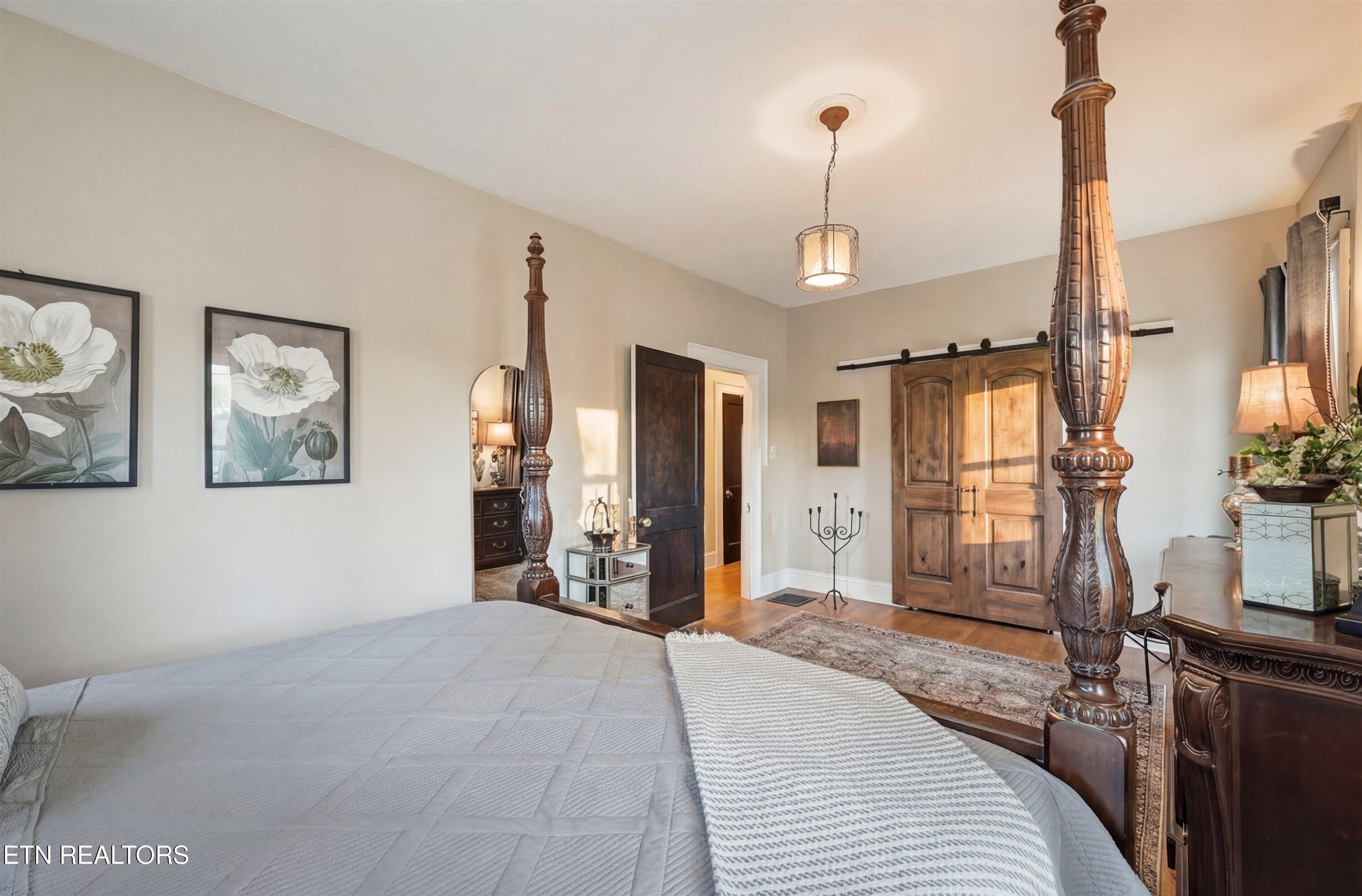 6911 Nubbin Ridge Drive