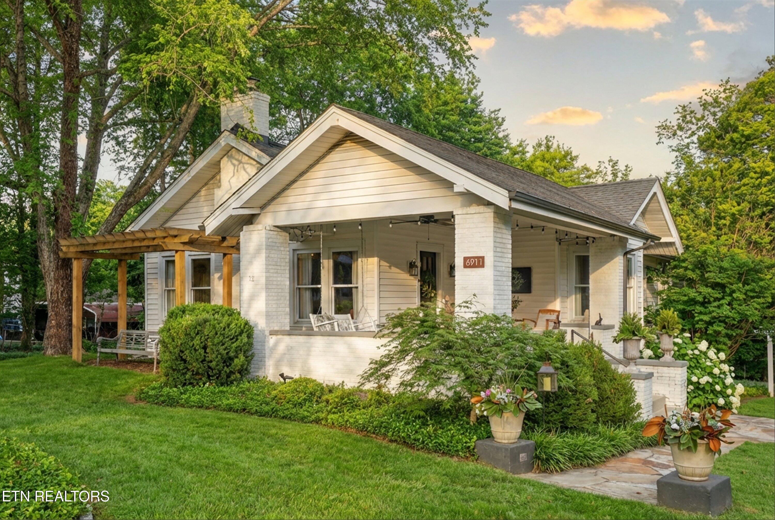 6911 Nubbin Ridge Drive