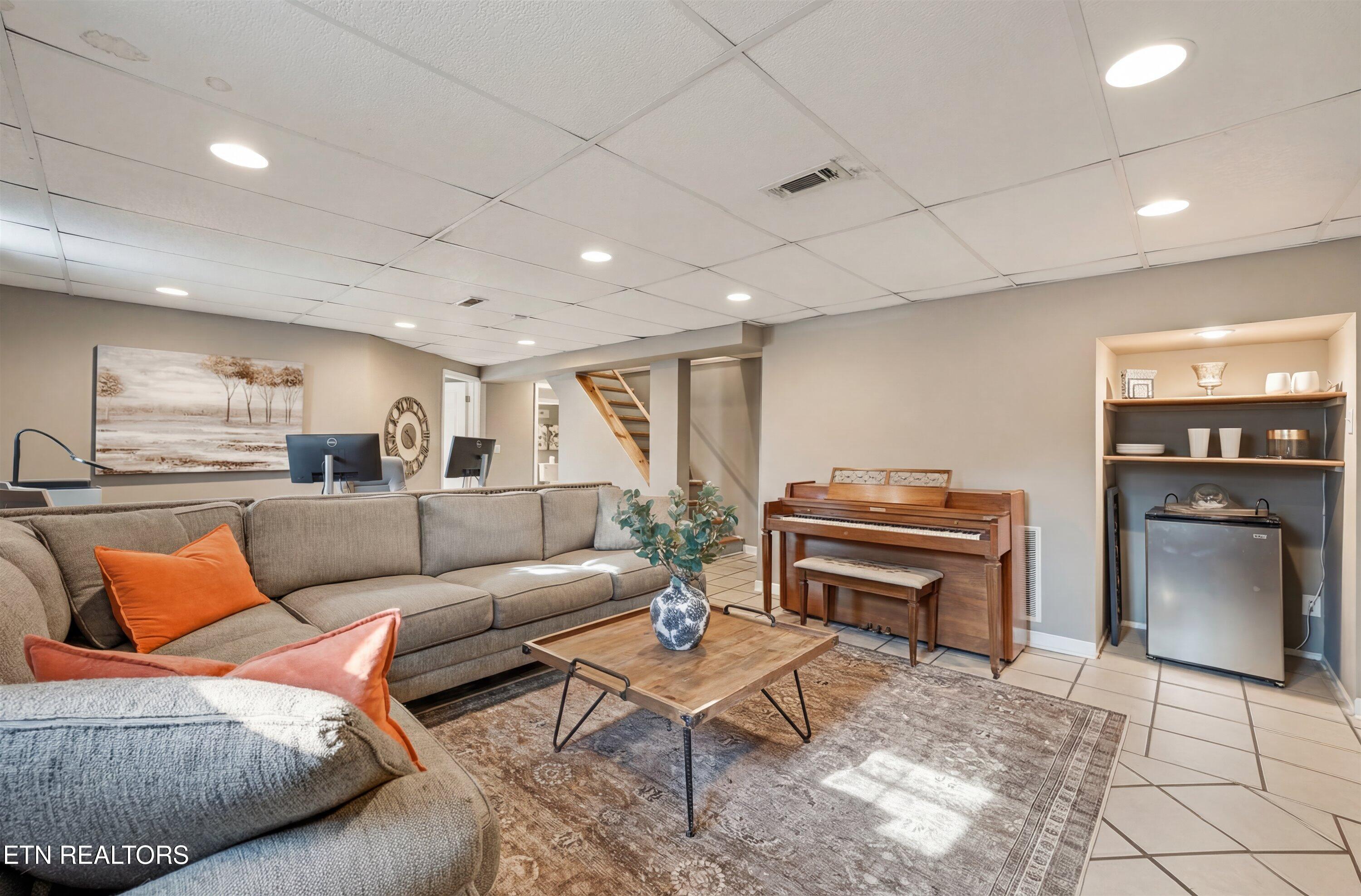 6911 Nubbin Ridge Drive