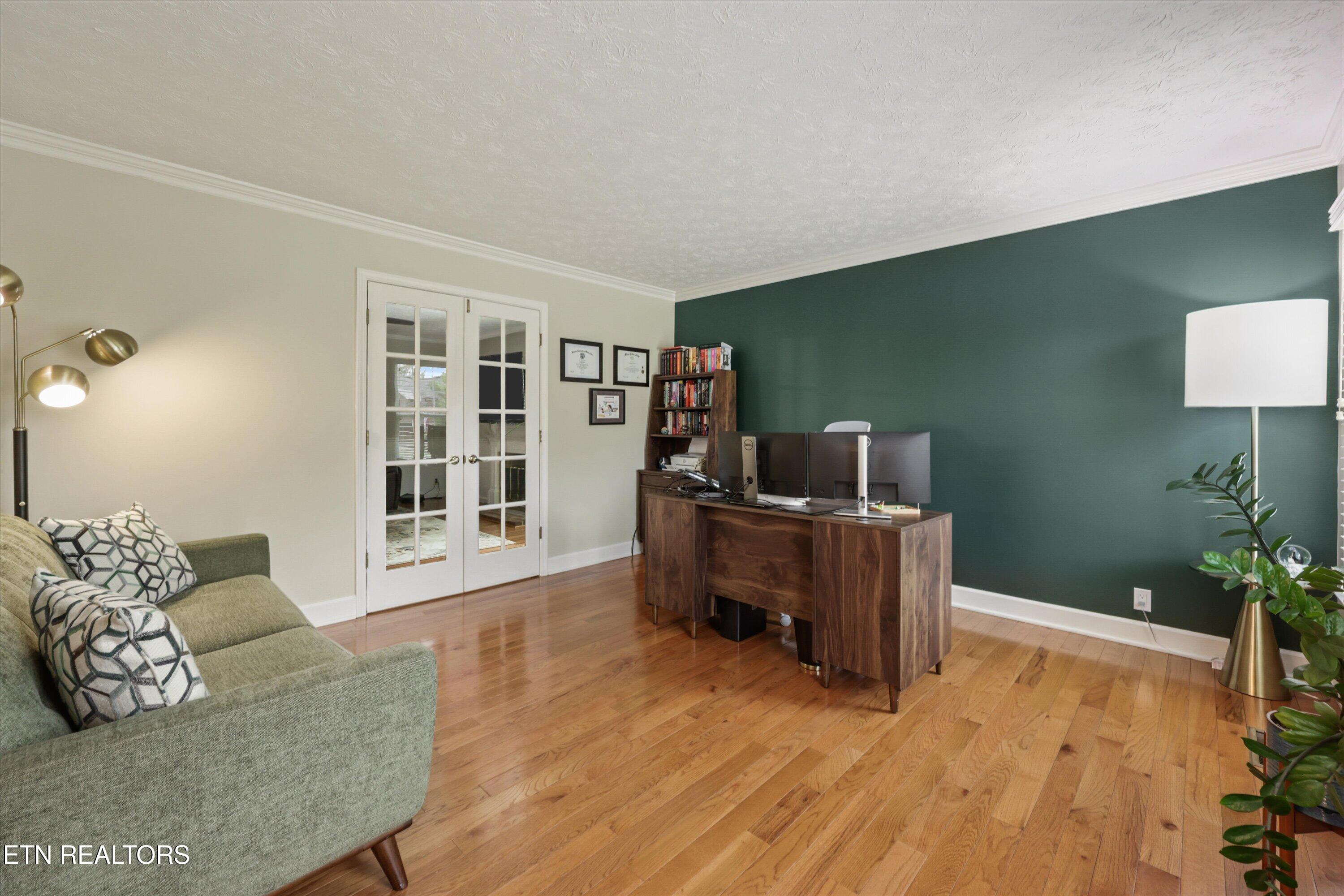 11901 Butternut Lane