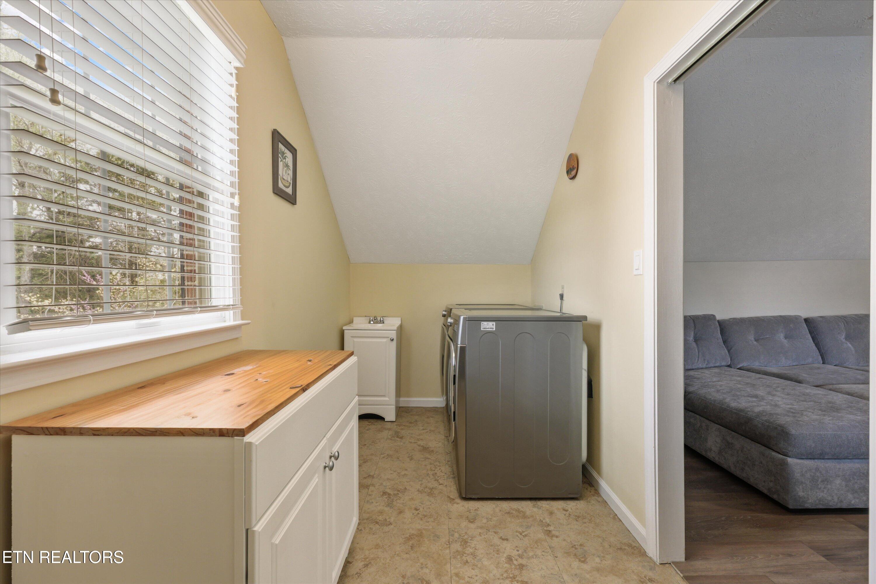 11901 Butternut Lane